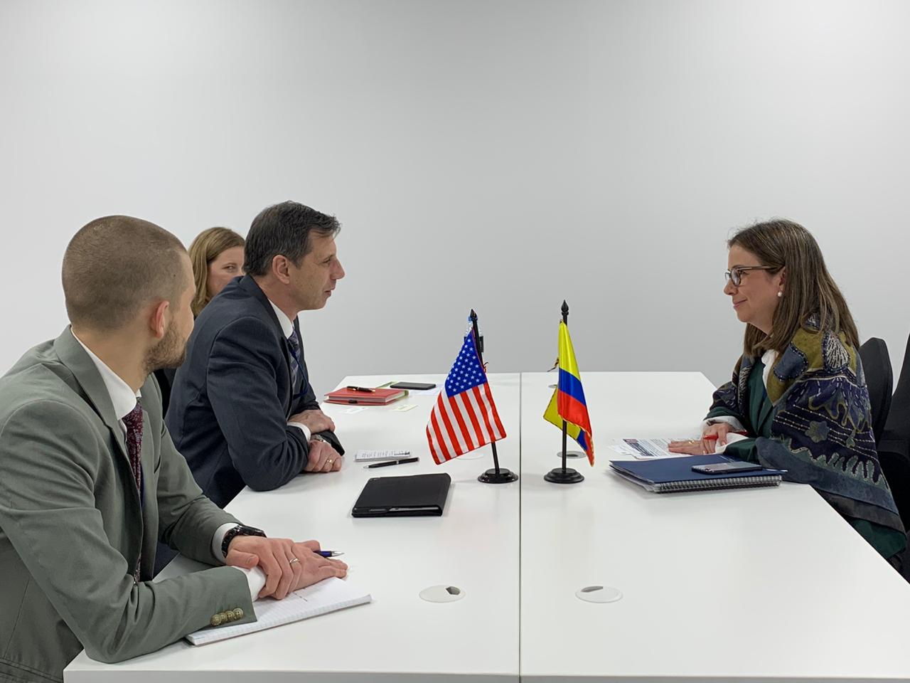 Viceministra Adriana Mejía sostuvo reunión bilateral con James A. Walsh, Subsecretario Adjunto de la Oficina de Asuntos Internacionales de Narcóticos y Aplicación de la Ley del Departamento de Estado de Estados Unidos