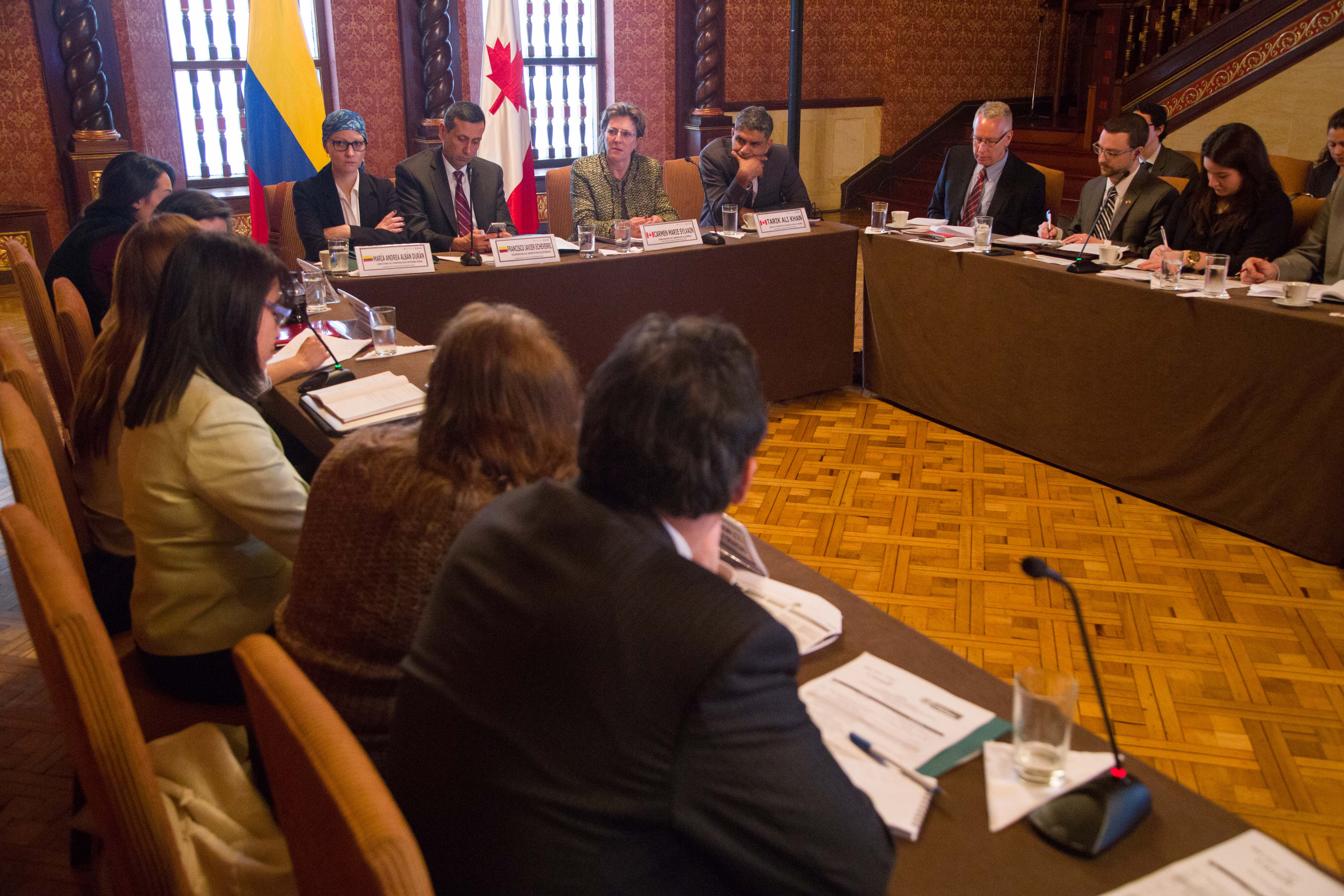 Misión de alto nivel del Gobierno de Canadá visitó Colombia para explorar oportunidades de cooperación para el posconflicto