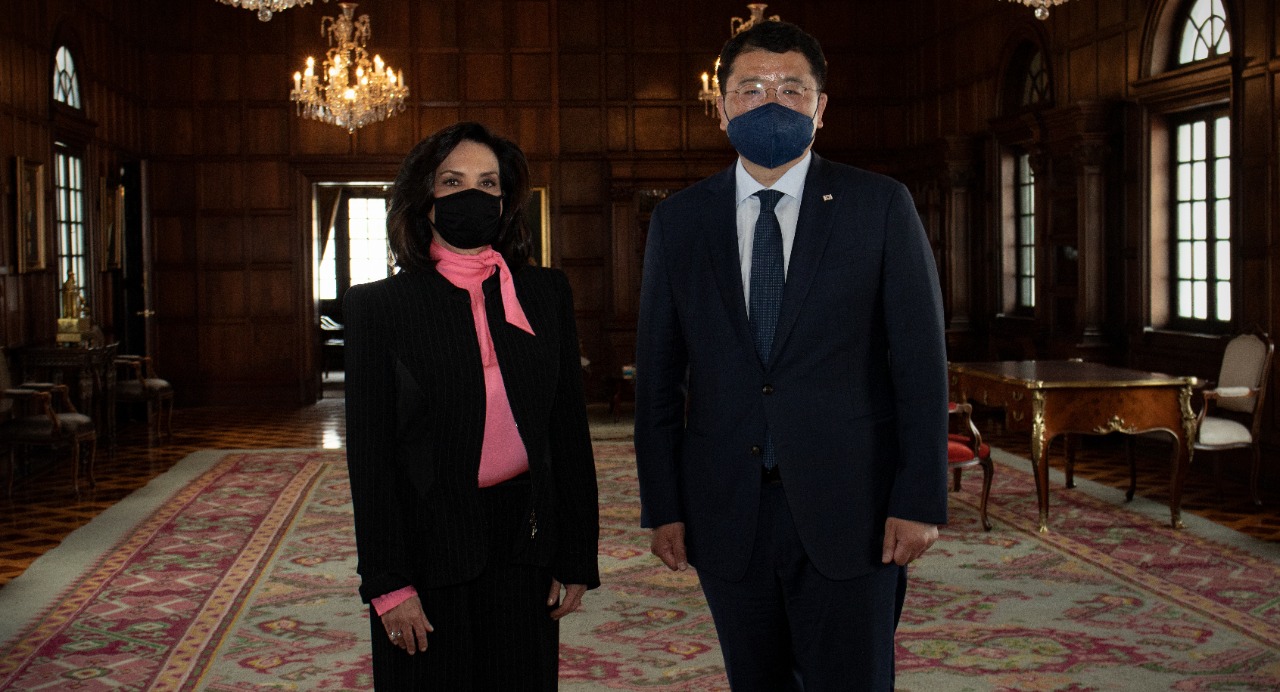 Canciller Claudia Blum recibió al viceministro de Relaciones Exteriores de Corea Jong-Kun Choi