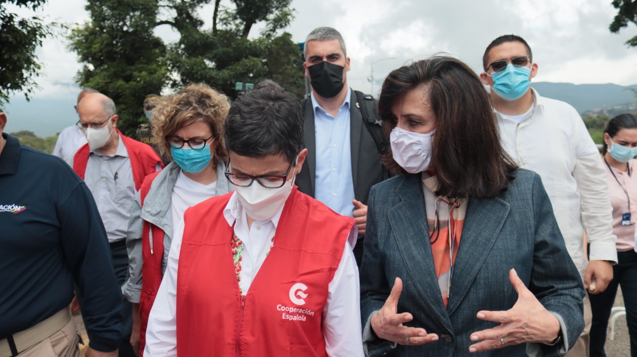 Cancilleres de Colombia y España reafirmaron su compromiso con la asistencia a migrantes venezolanos desde el puente Simón Bolívar en Cúcuta