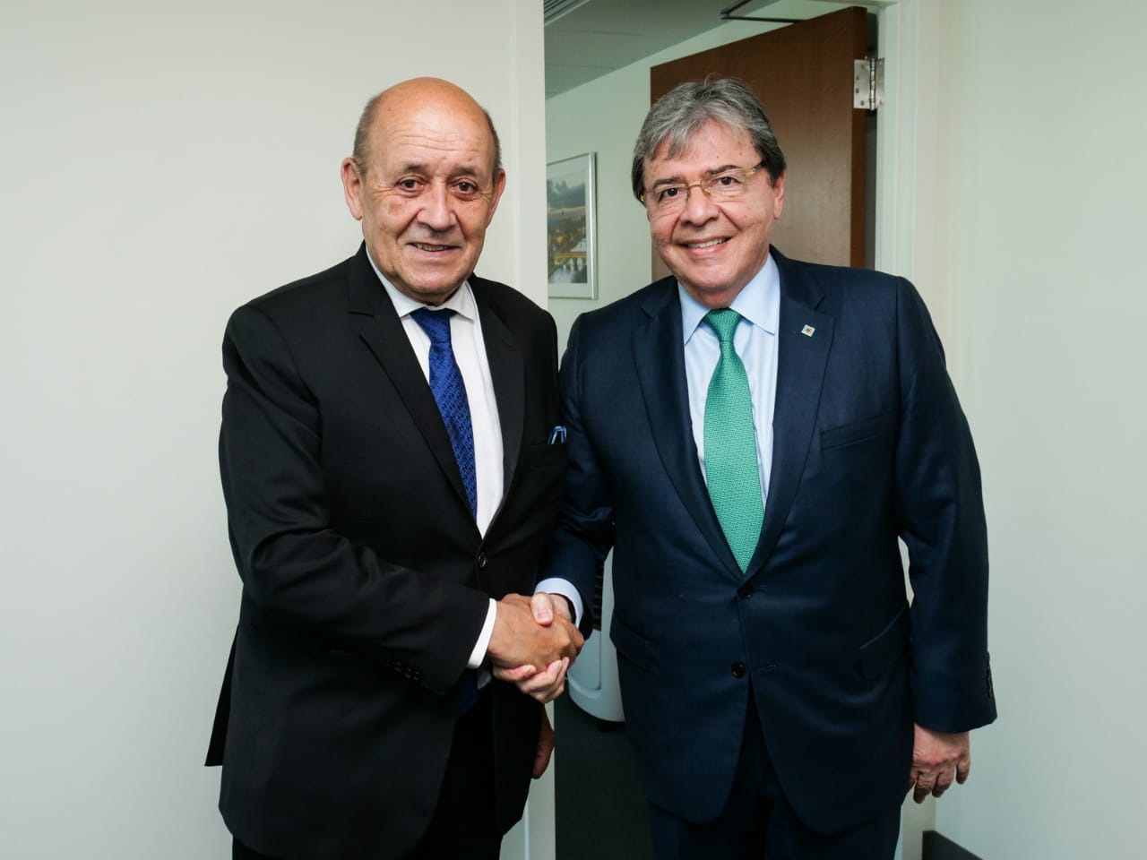 Canciller Holmes Trujillo destacó liderazgo de Francia para responder a desafíos globales en materia ambiental y de cambio climático, en encuentro con su homólogo fracés