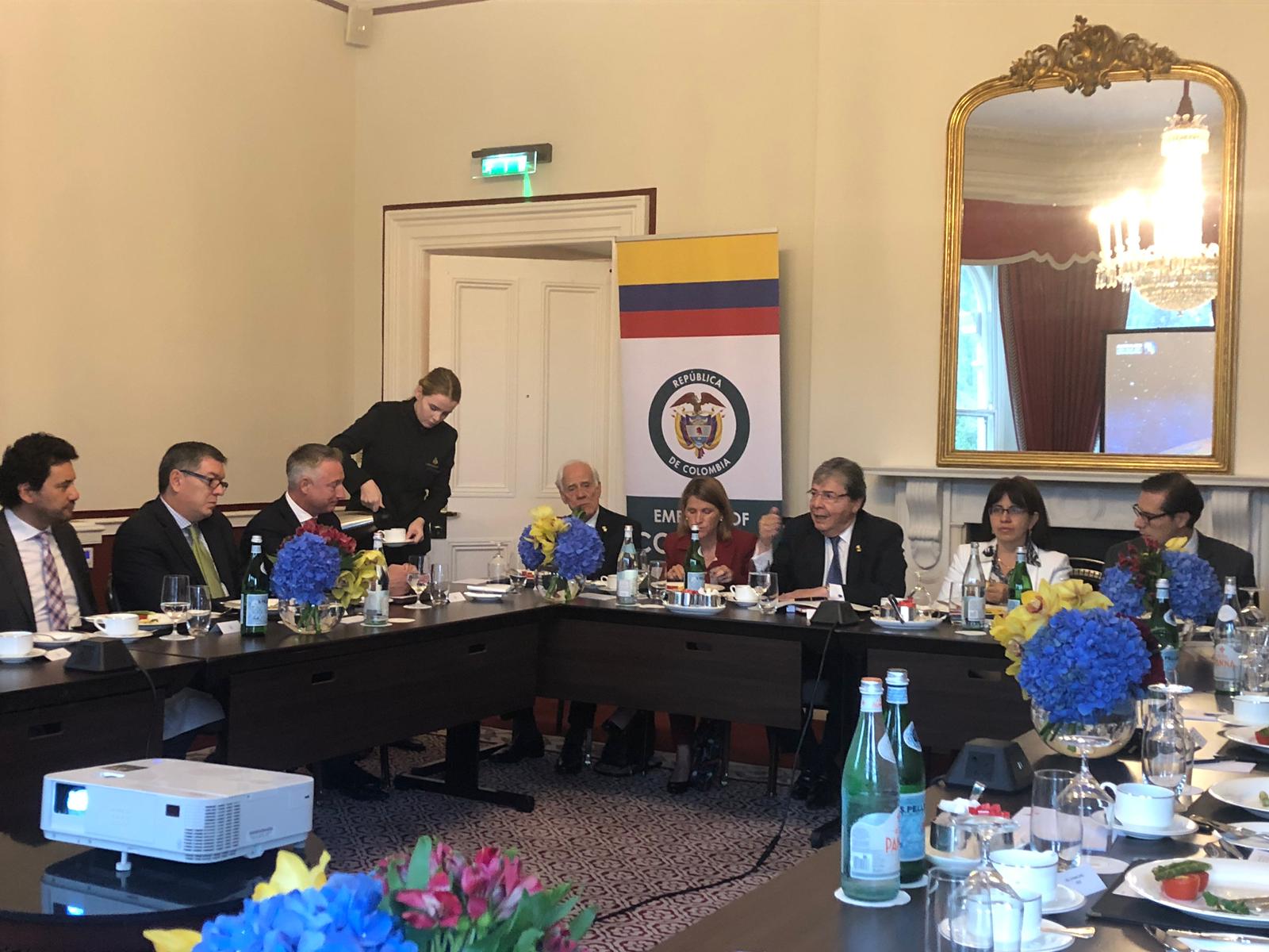 Ante empresarios irlandeses, el Canciller Holmes Trujillo promovió a Colombia como destino inversionista
