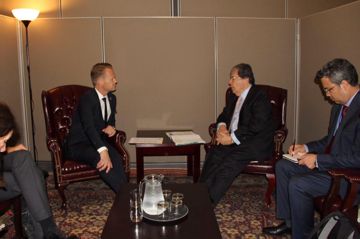 Canciller Holmes Trujillo se reunió con su homólogo de Dinamarca, Jeppe Kofod, en el marco de la Asamblea General de ONU