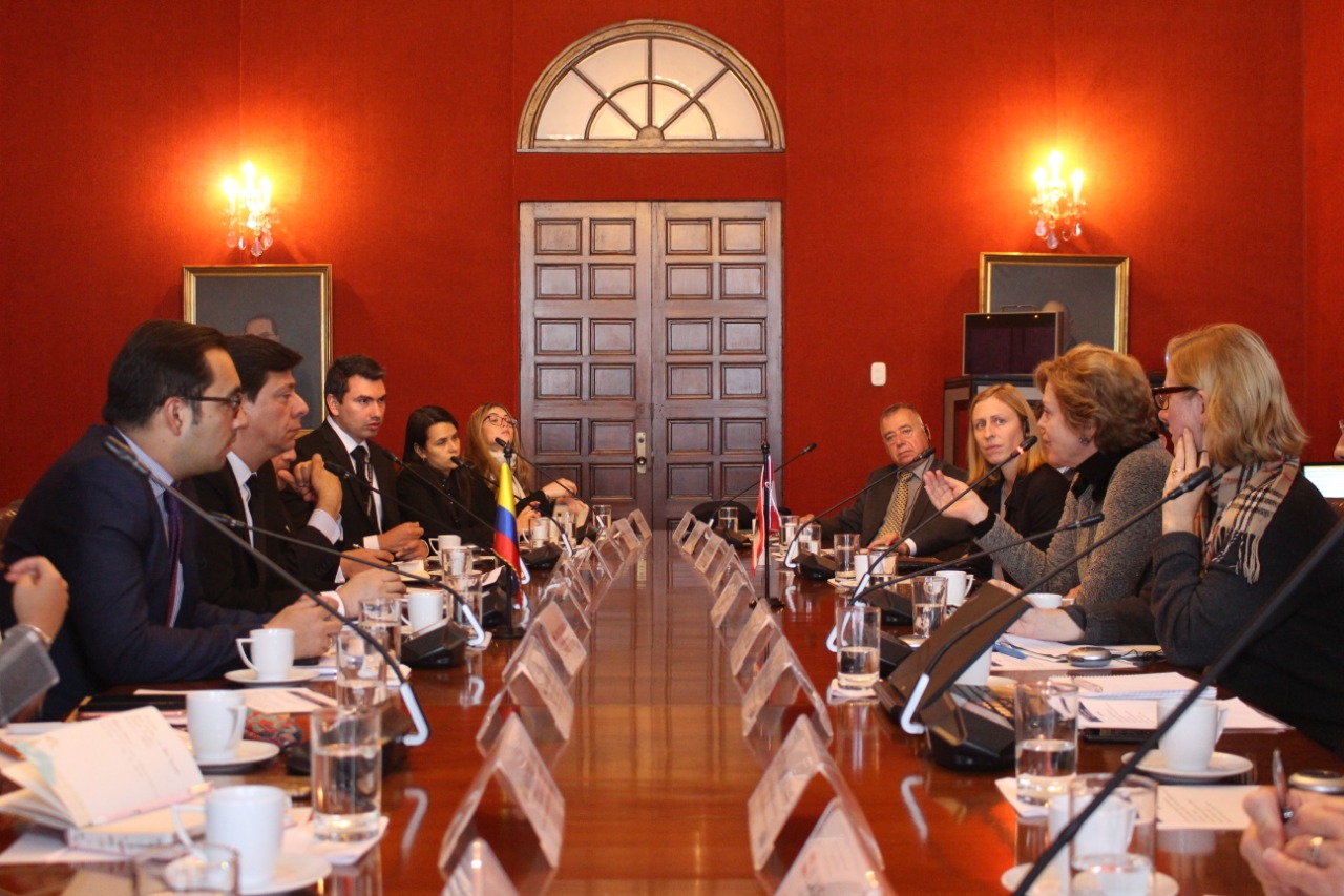 Delegaciones de Colombia y Austria dialogn sobre indicadores de seguridad en el país y los protocolos del Gobierno Nacional para atender desastres naturales
