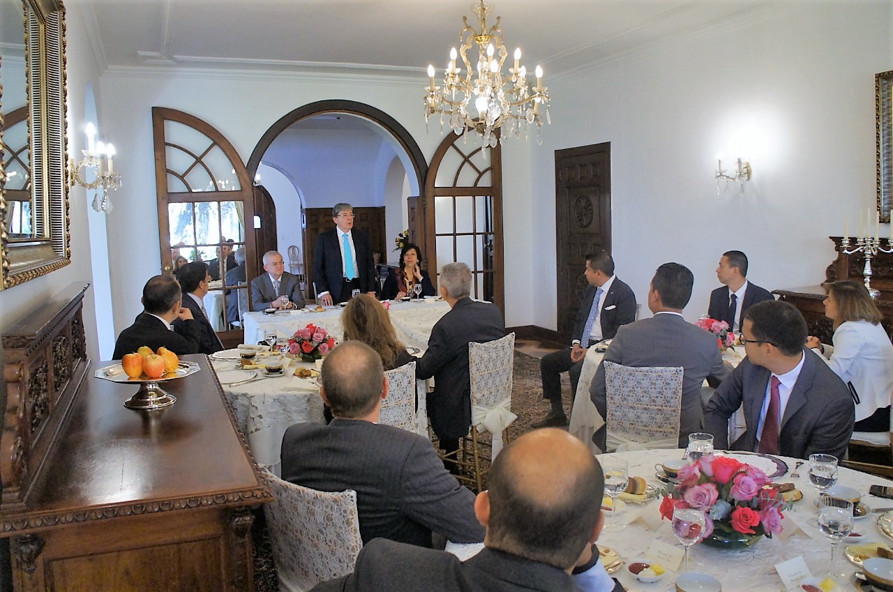 Canciller se reunió con empresarios colombianos en Quito 