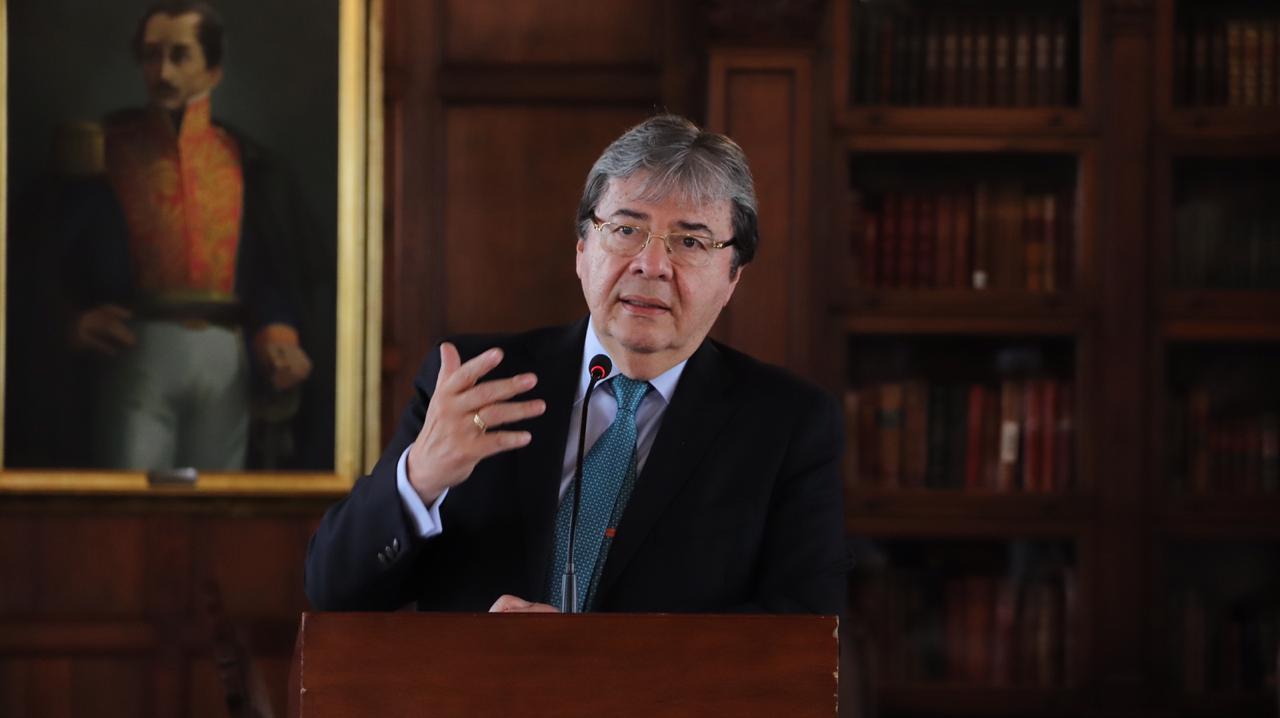 El camino conveniente es el fortalecimiento de la extradición: Canciller Holmes Trujillo