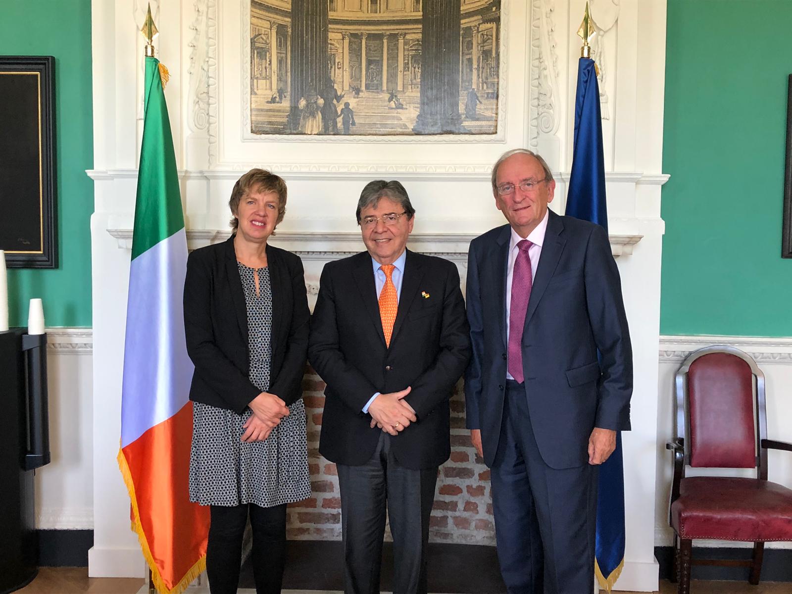 Ministro Holmes Trujillo se reunió con el Comité de Asuntos Exteriores, Comercio y Defensa del Congreso de Irlanda