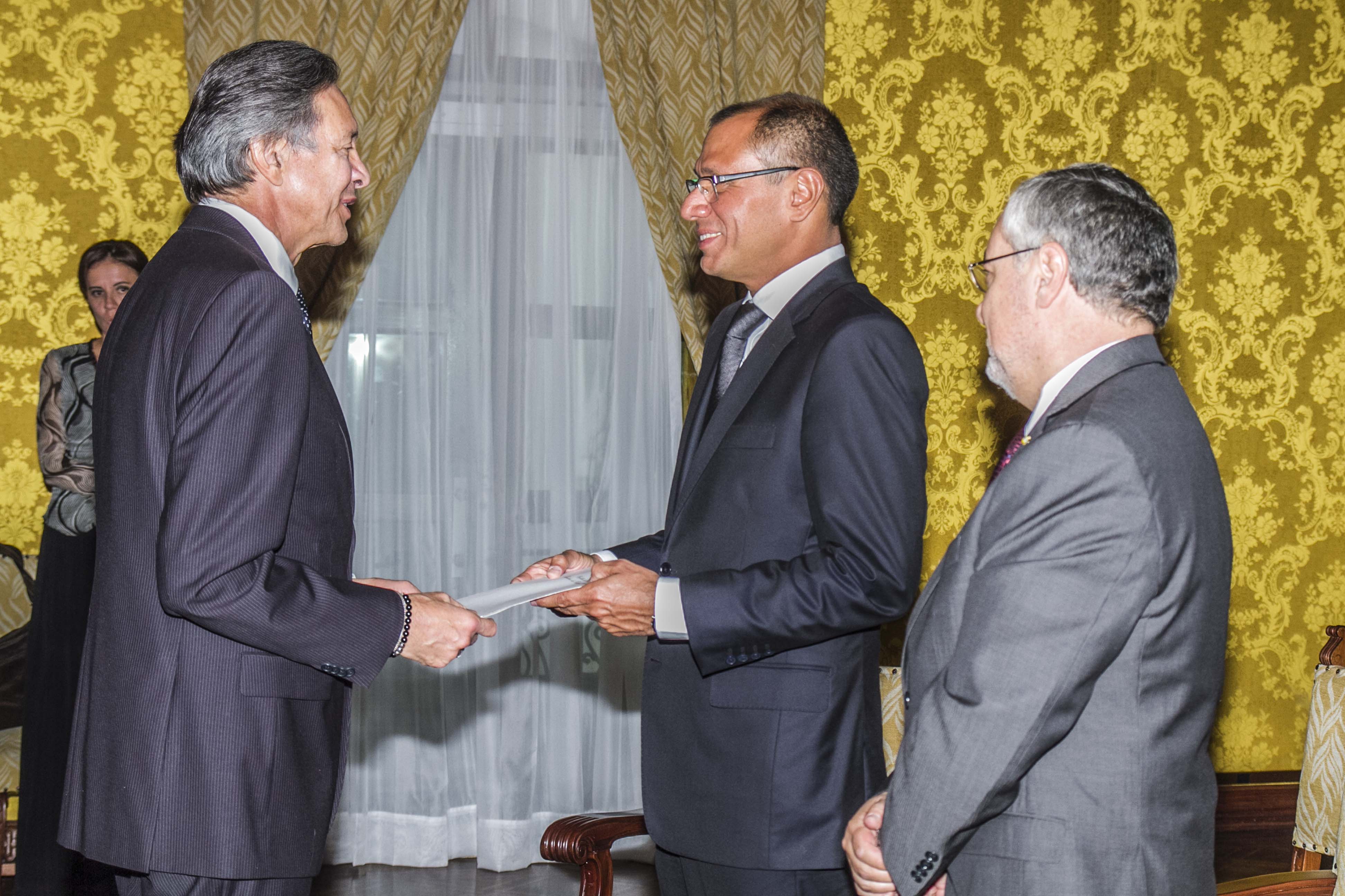 Embajada de Colombia en Ecuador - Cartas Credenciales