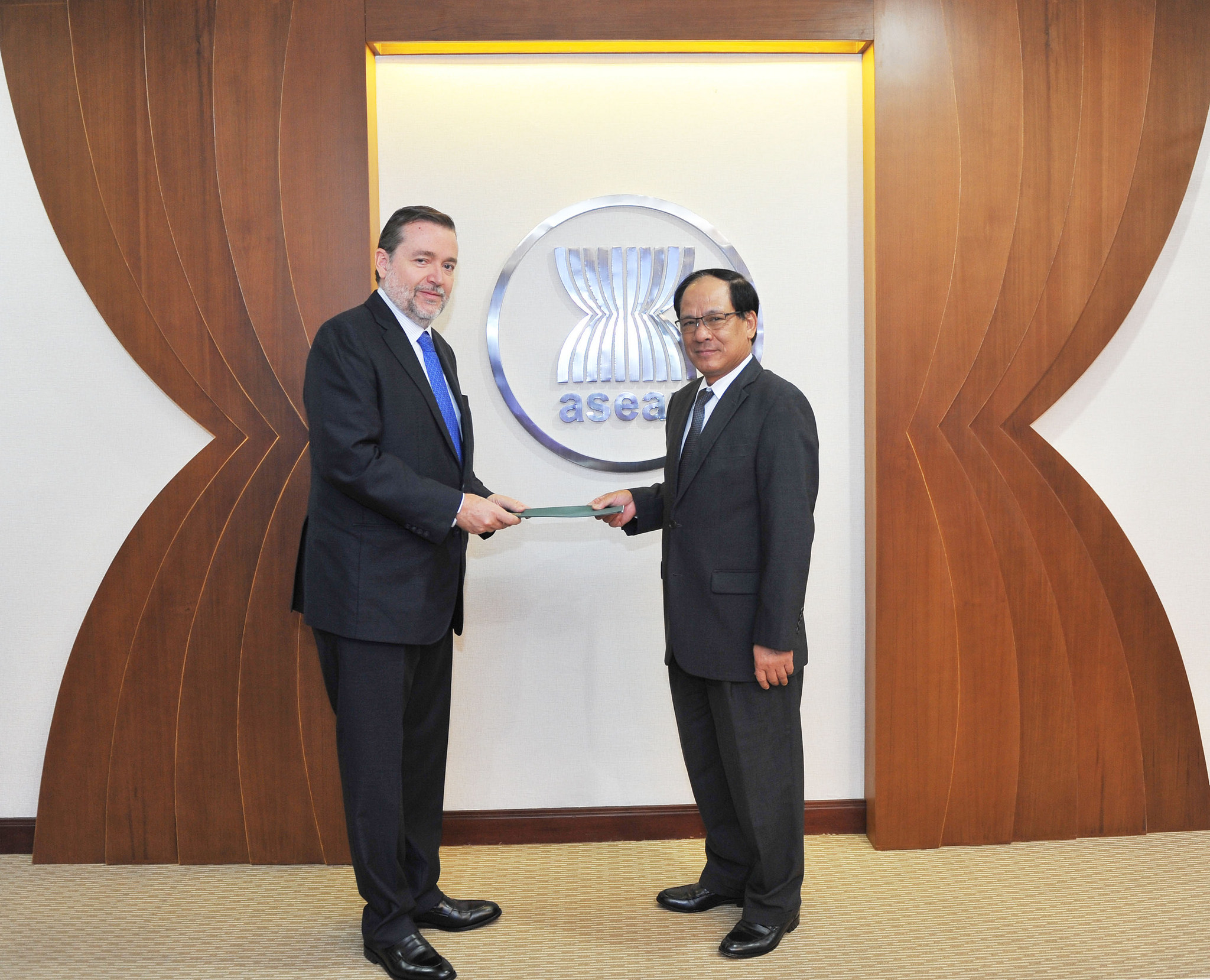 Embajador de Colombia en Indonesia presentó Cartas Credenciales ante la ASEAN