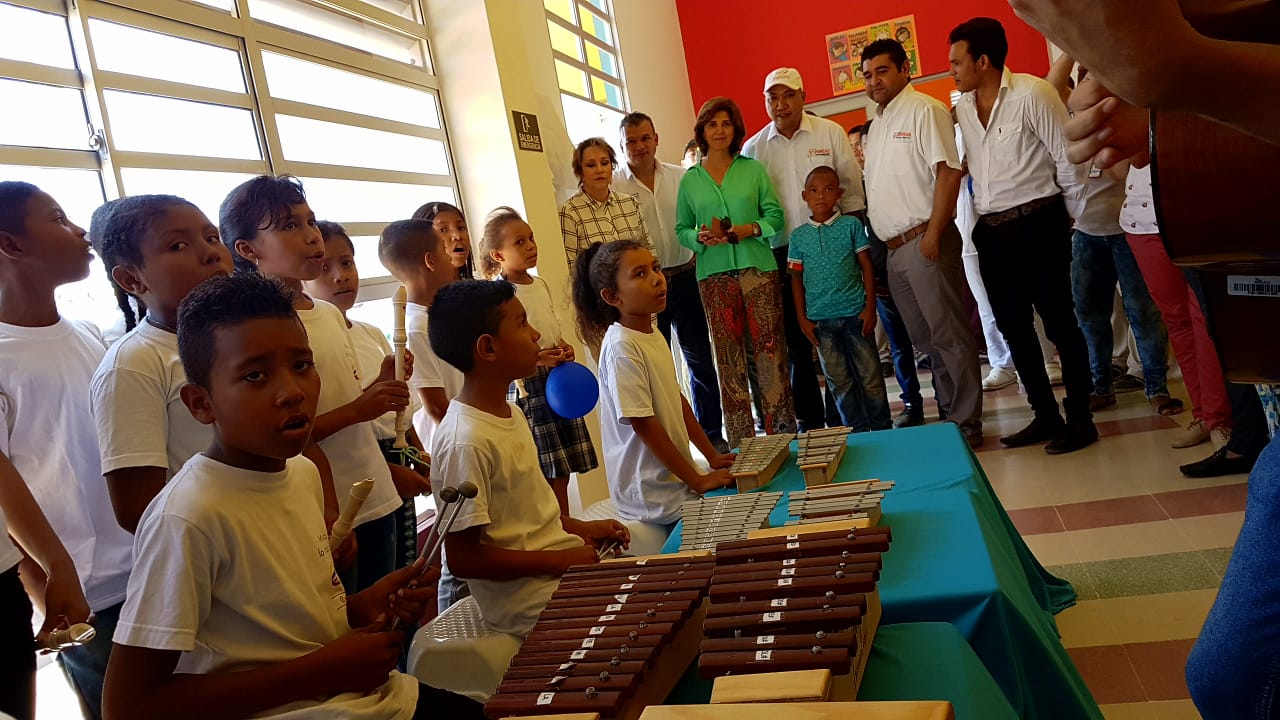 Canciller María Ángela Holguín inauguró este viernes una casa lúdica en Paraguachón, La Guajira