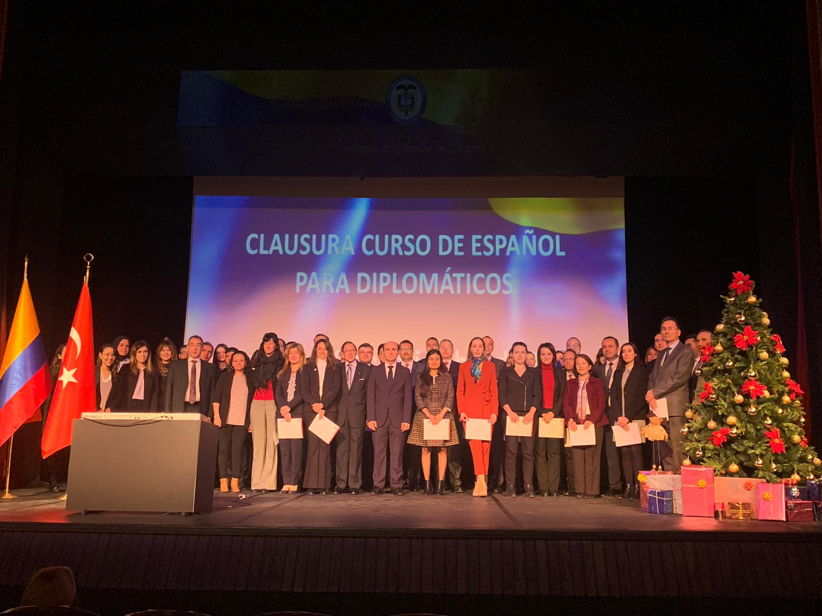 Embajador Riaño presidió el acto de clausura del segundo curso de español para funcionarios públicos de Turquía