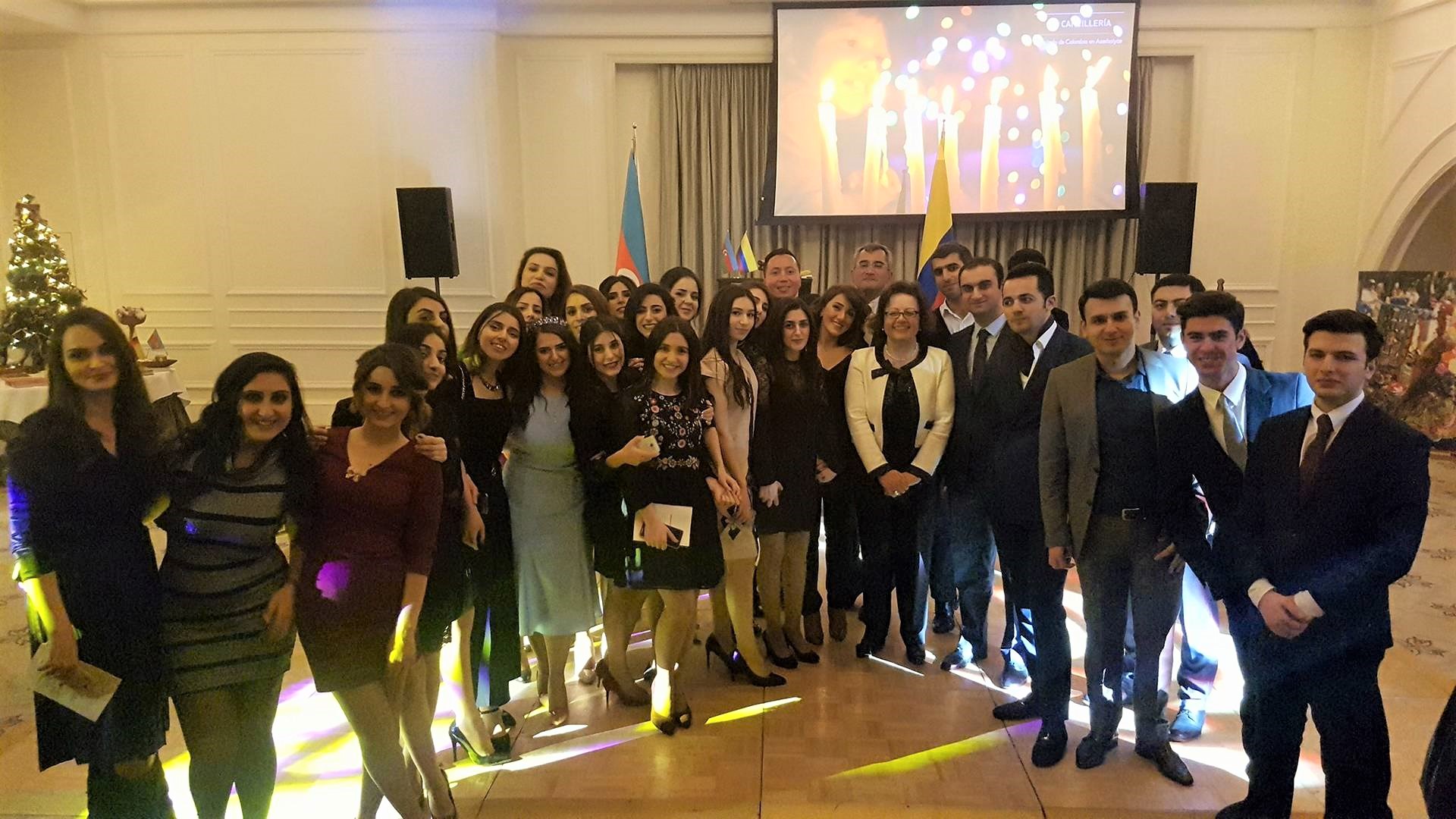 Finalizó el V Curso de Español para funcionarios públicos de Azerbaiyán en 2017