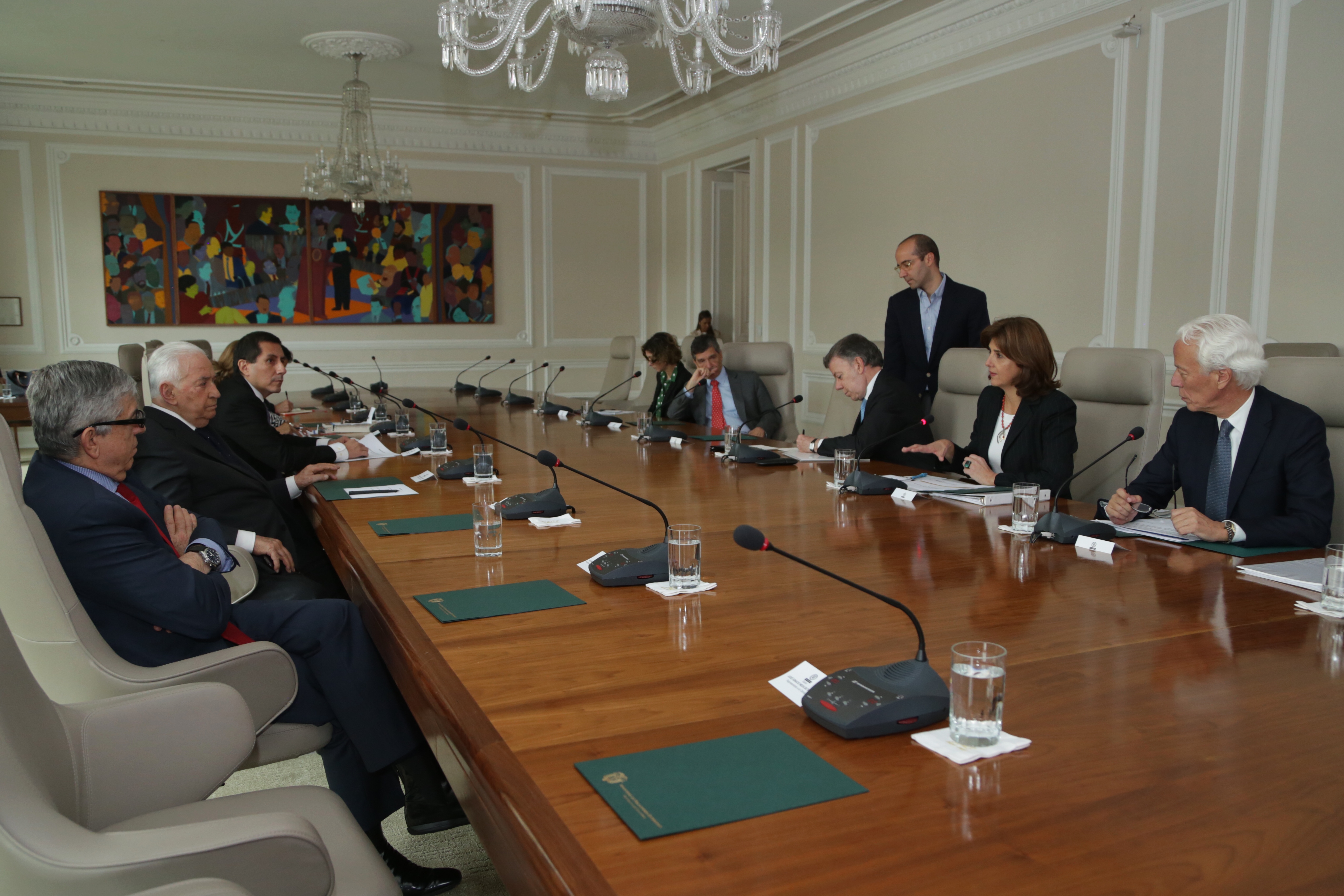 Canciller Holguín participó en la reunión de la Comisión Asesora de Relaciones Exteriores