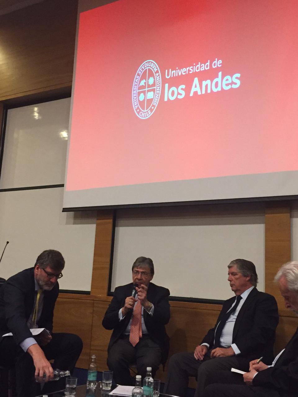 Cómo mejorar la calidad de la democracia y la credibilidad de las instituciones uno de los temas de la conferencia académica ofrecida por el Canciller Trujillo 