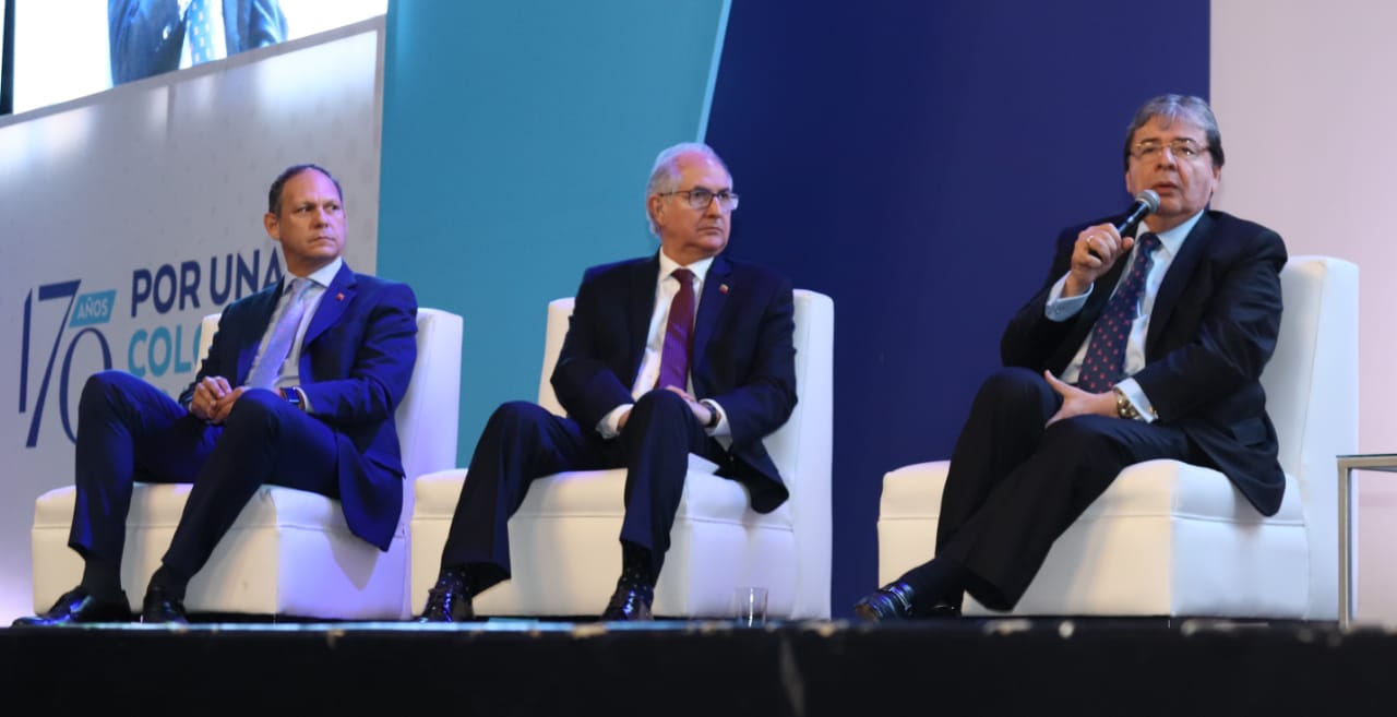 Canciller Holmes Trujillo participa en panel de la conmemoración de los 170 años del Partido Conservador
