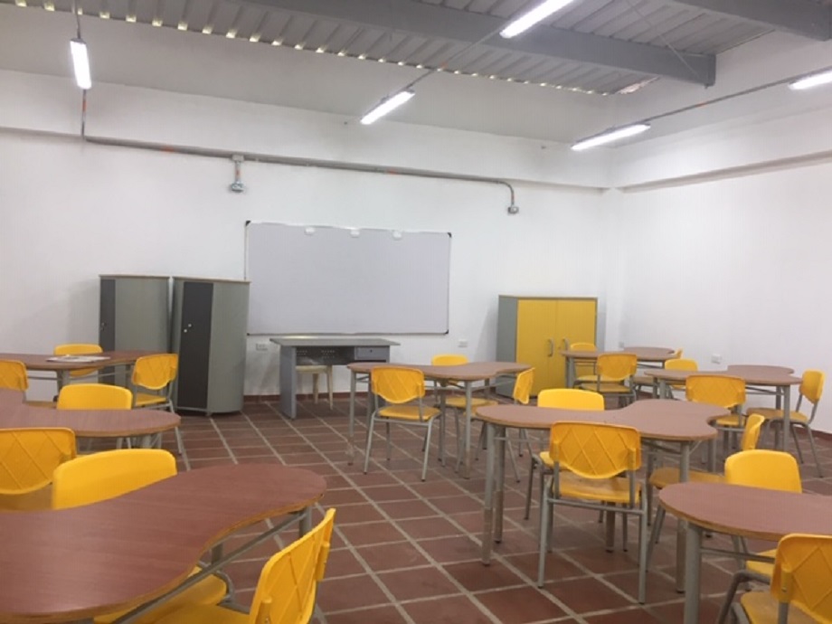 Foto del aula en el Cesar se beneficiaron con la construcción de un aula de sistemas en el marco del convenio de la Cancillería con la Organización Internacional para las Migraciones