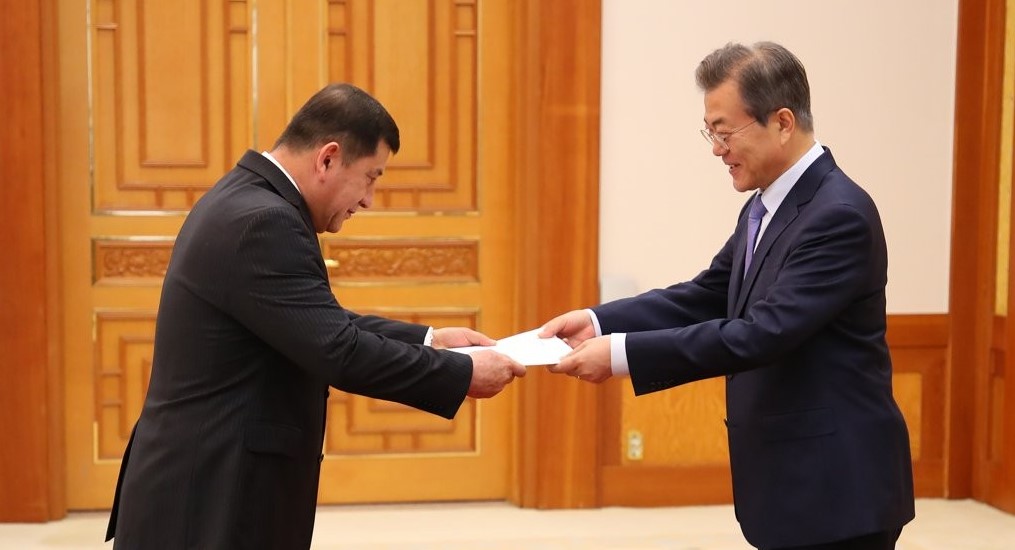Juan Pablo Rodríguez Barragán presentó ante el Presidente Moon Jae-in las cartas credenciales que lo acreditan como Embajador de Colombia en Corea