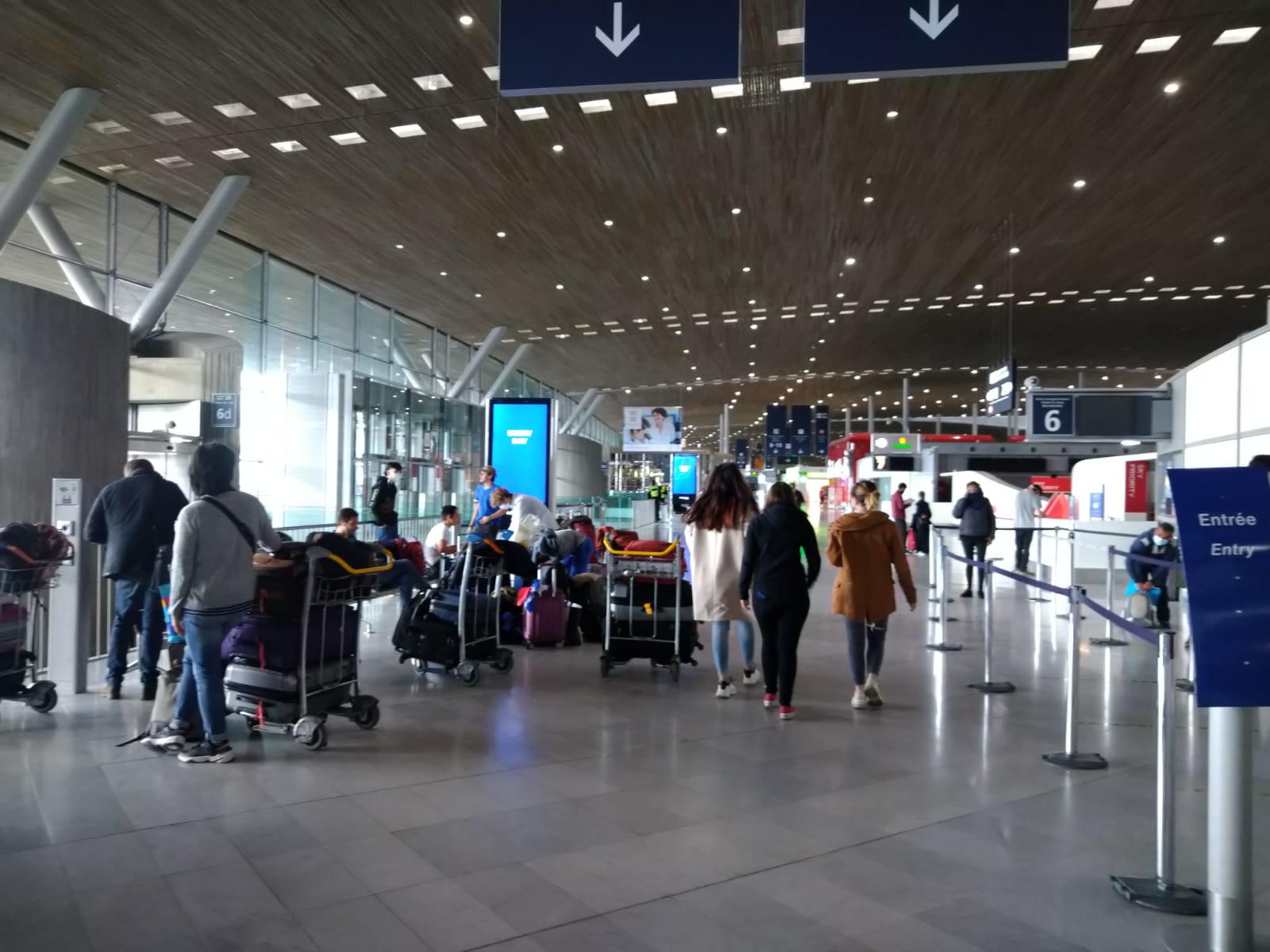 Desde Francia, hoy regresan al país 153 colombianos en un vuelo de carácter humanitario Desde Francia, hoy regresan al país 153 colombianos en un vuelo de carácter