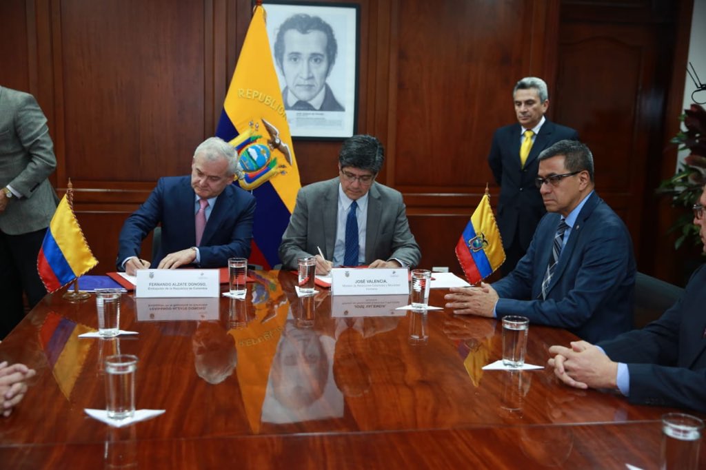 Canciller de Ecuador y Embajador de Colombia suscribieron el convenio de administración del Fondo de Desarrollo Fronterizo Ecuador – Colombia