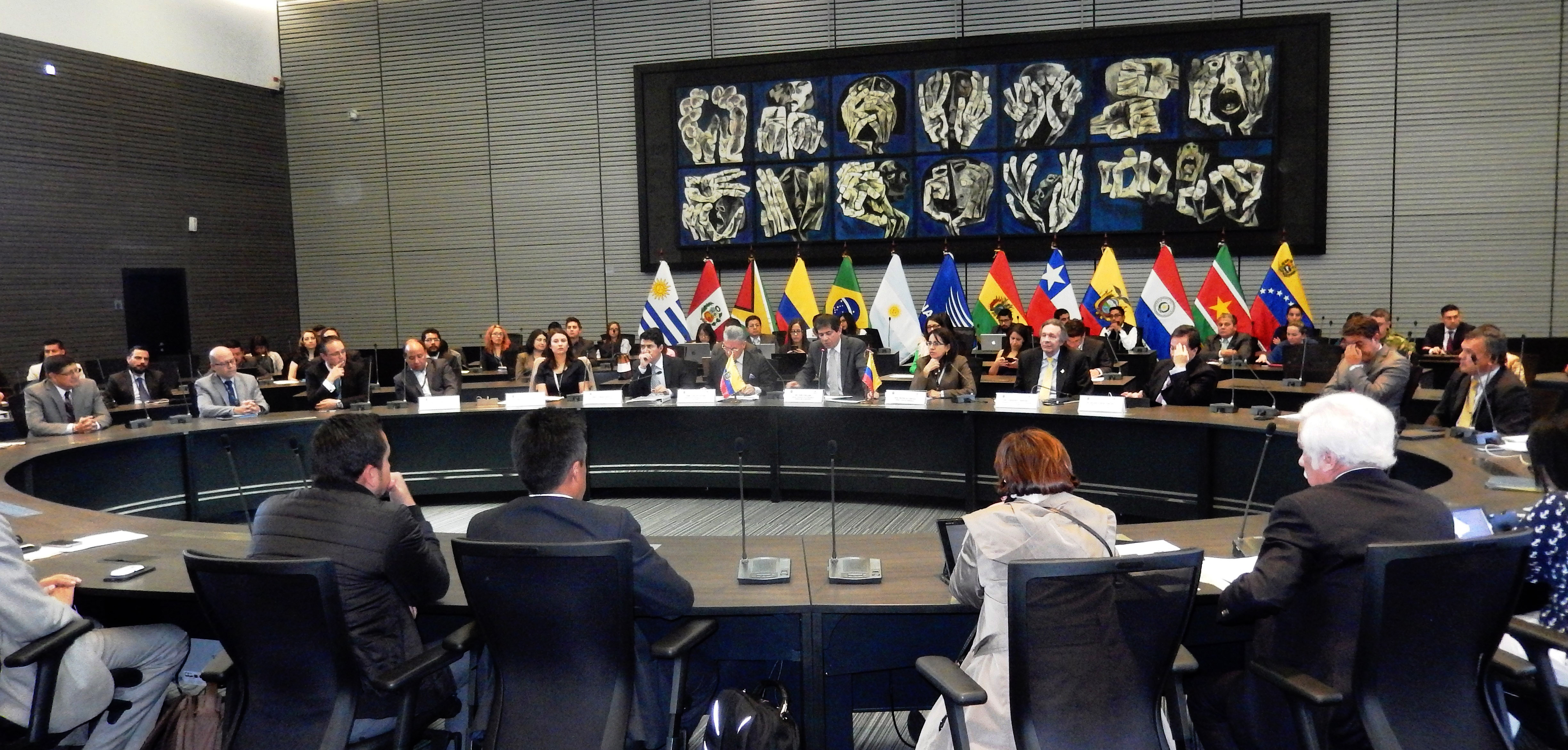 La reunión de equipos técnicos de Colombia y Ecuador es presidida por la Directora de América de la Cancillería de Colombia, Patricia Cortés; el Director de Soberanía y Desarrollo Territorial, Ricardo Montenegro, y el Embajador ante Ecuador, Fernando Panesso; por Ecuador, por el Embajador Carlos Játiva, Subsecretario para América latina, y el Embajador Germán Ortega, Director de Relaciones Vecinales. 
