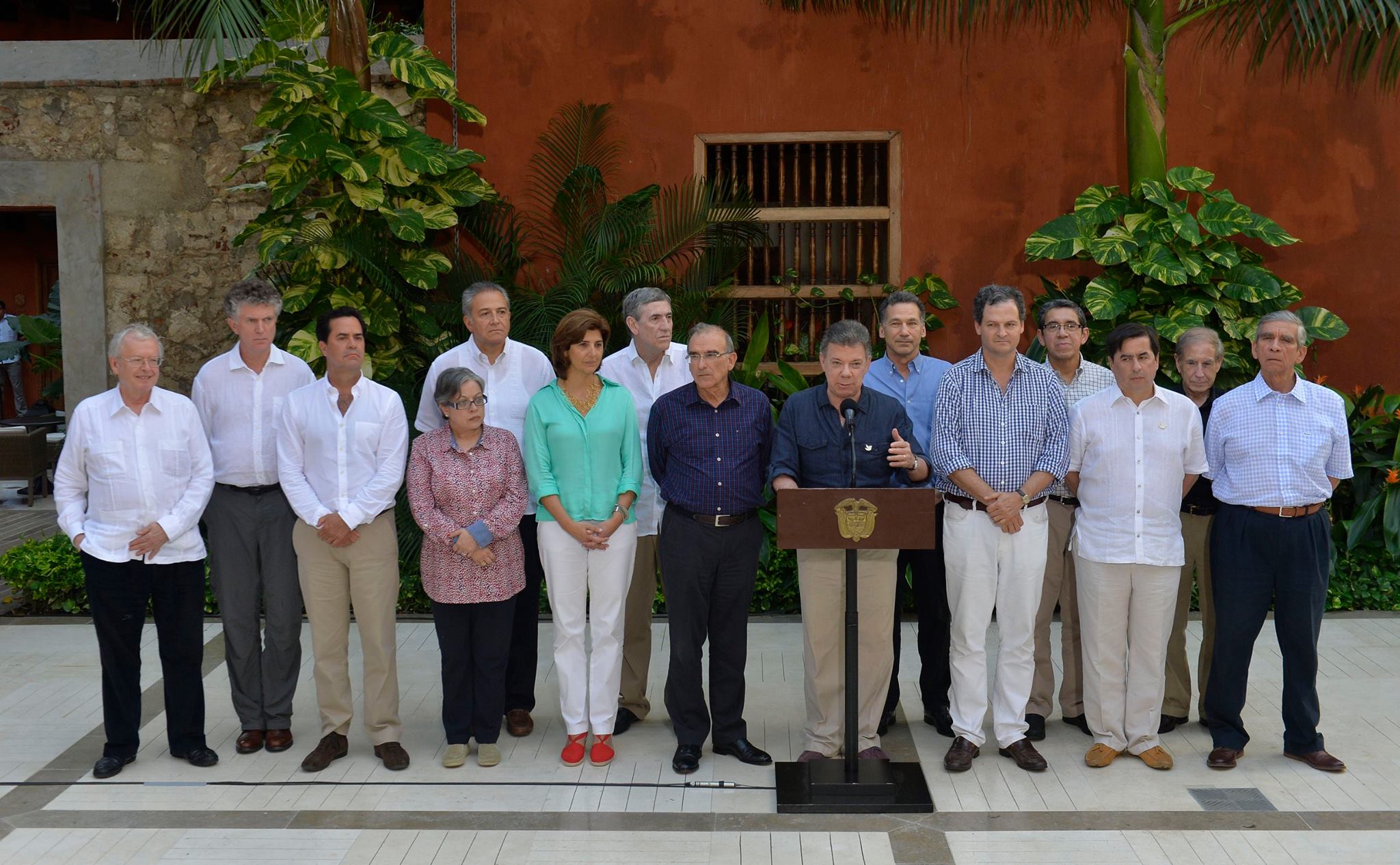 Canciller María Ángela Holguín - paz