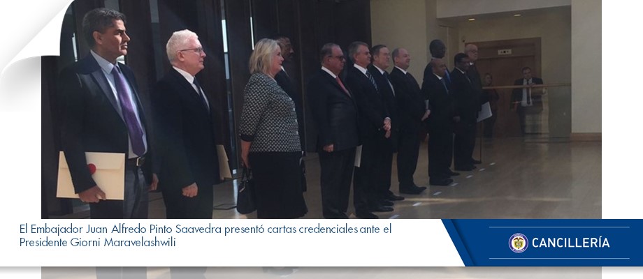 El Embajador Juan Alfredo Pinto Saavedra presentó cartas credenciales ante el Presidente 