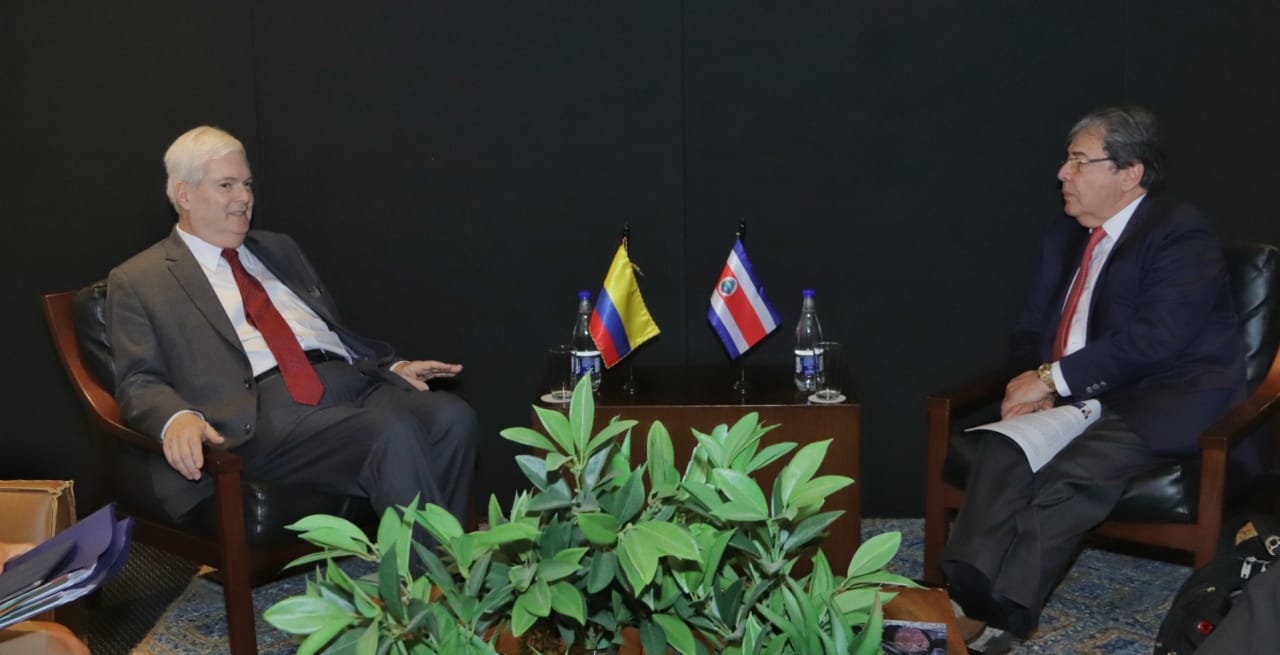 El Ministro de Relaciones Exteriores, Holmes Trujillo sostuvo una reunión con su homólogo costarricense