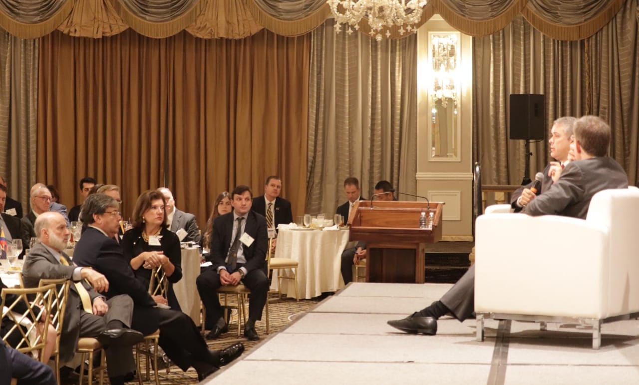 El Presidente de Colombia, Iván Duque, en compañía del Canciller colombiano participó al conversatorio organizado por Colombian American Association