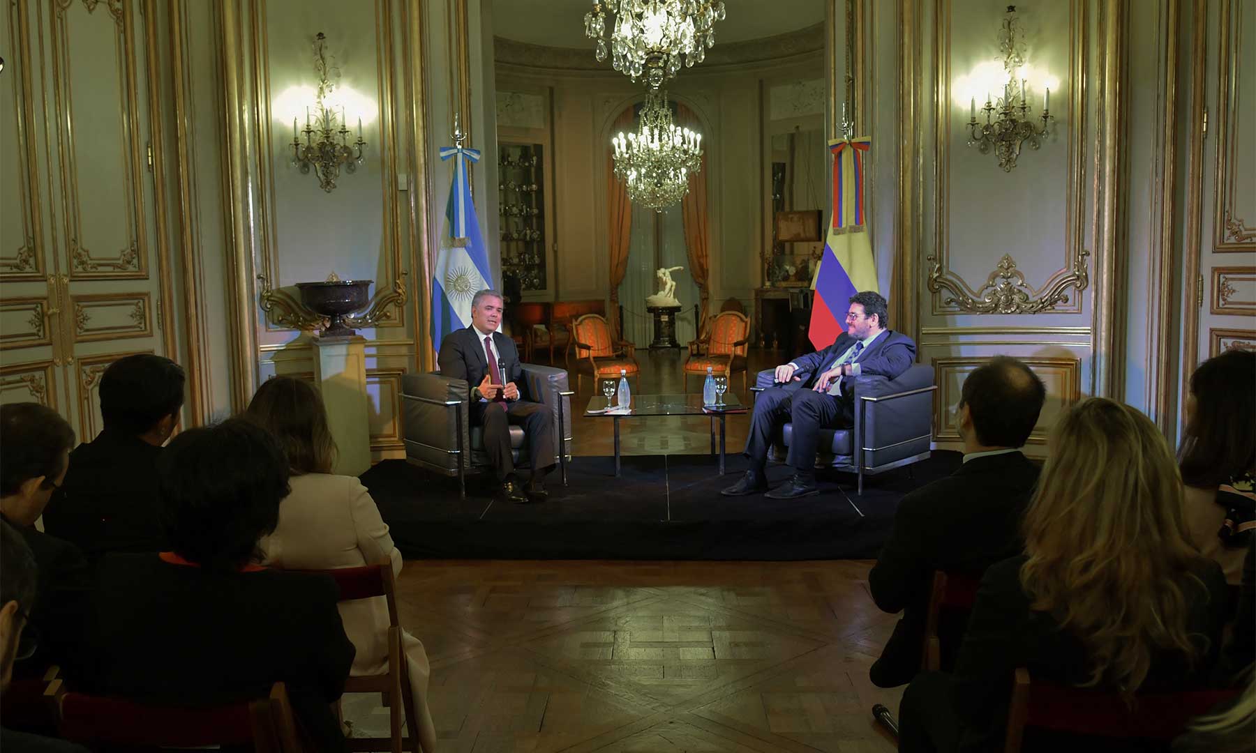 El Presidente Iván Duque participó en conversatorio sobre Economía Naranja en el Museo de Arte Decorativo 