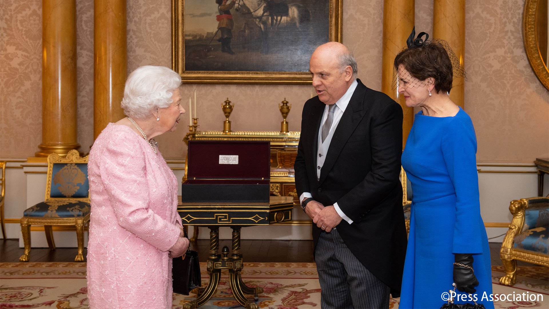 Foto del Embajador de Colombia ante el Reino Unido presentó cartas credenciales a la Reina Isabel II