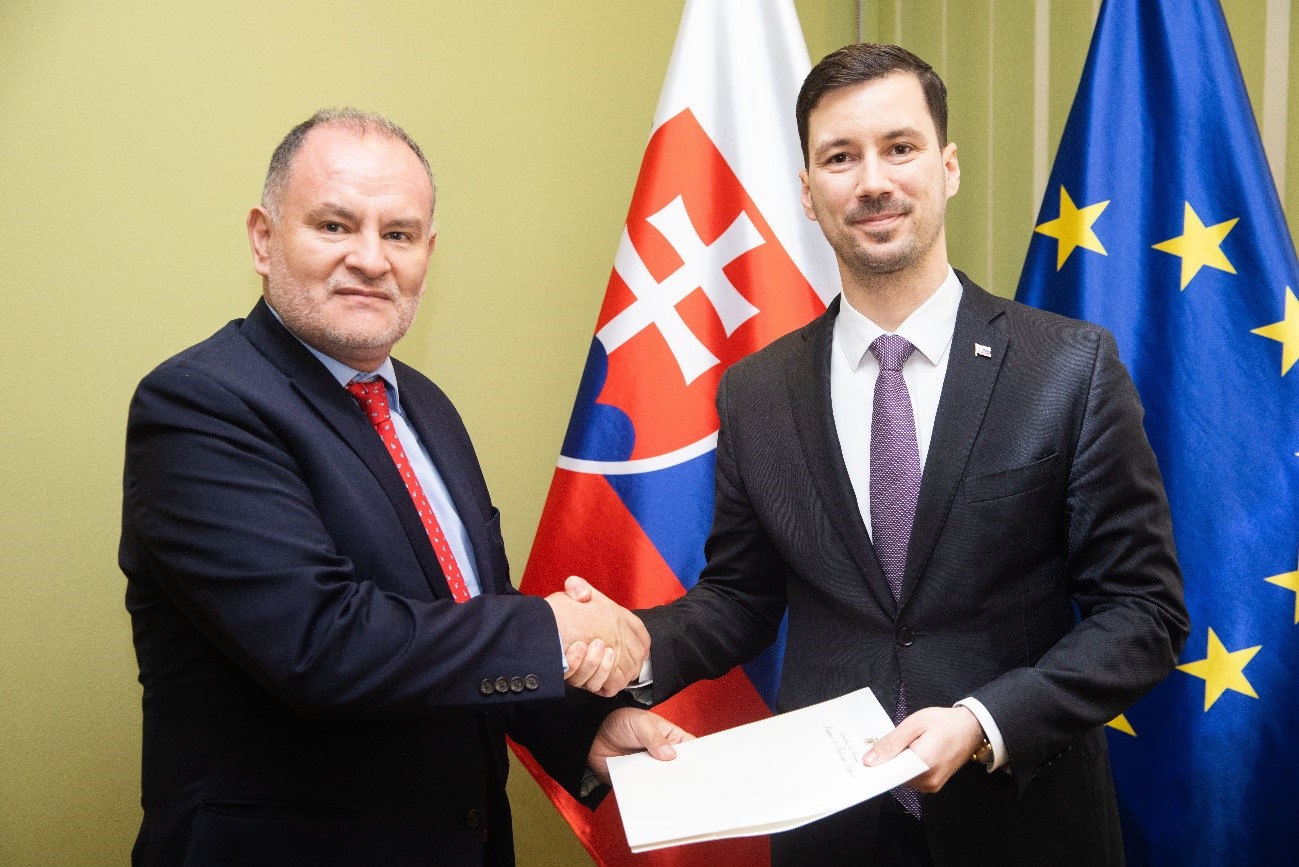 Embajador de Colombia en Austria presentó copia de las cartas credenciales como Embajador en la República Eslovaca
