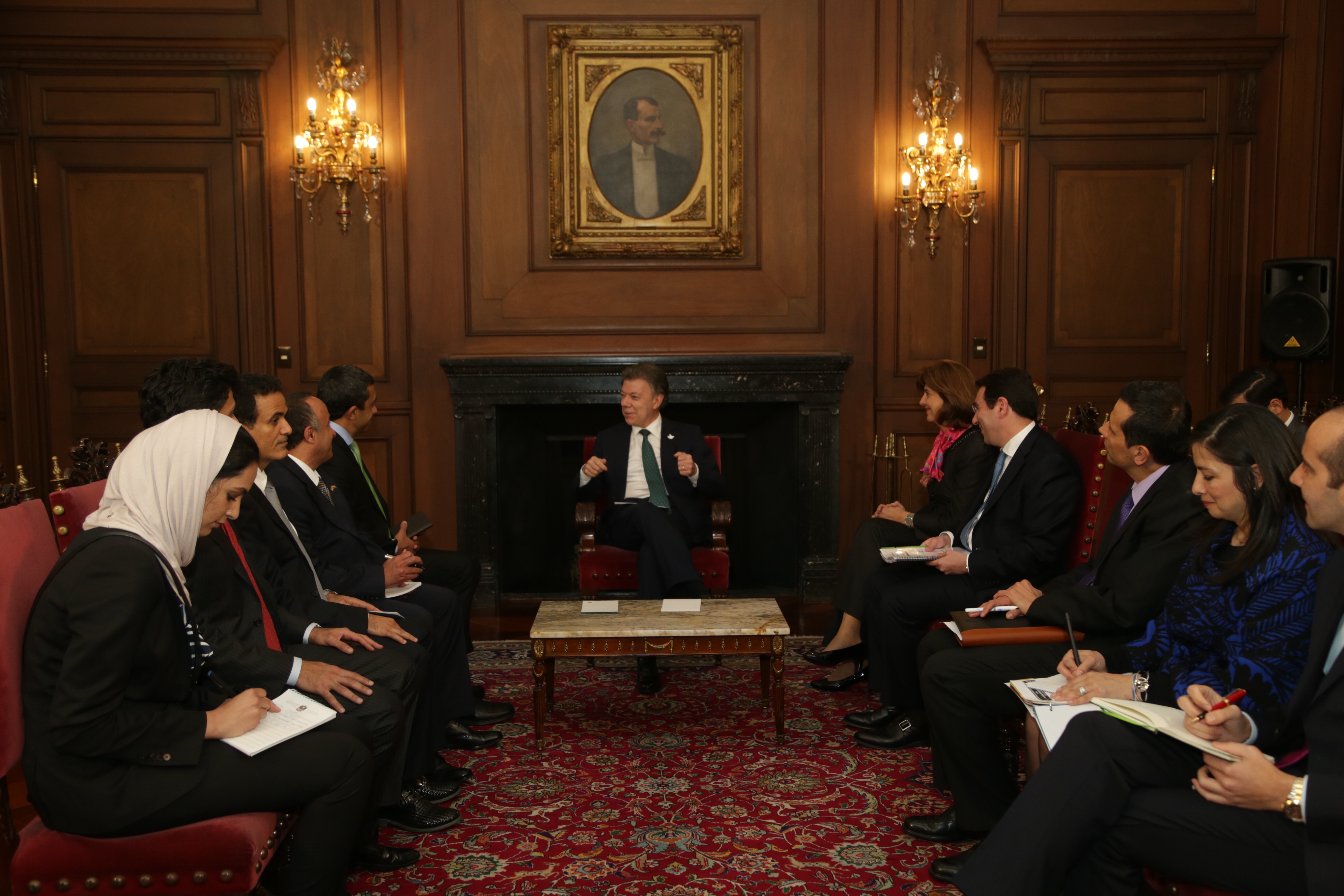 Presidente Santos, en compañía de la Canciller Holguín, recibió al Ministro de Relaciones Exteriores de Emiratos Árabes Unidos, su alteza el jeque Abdullah Bin Zayed Al Nahyan
