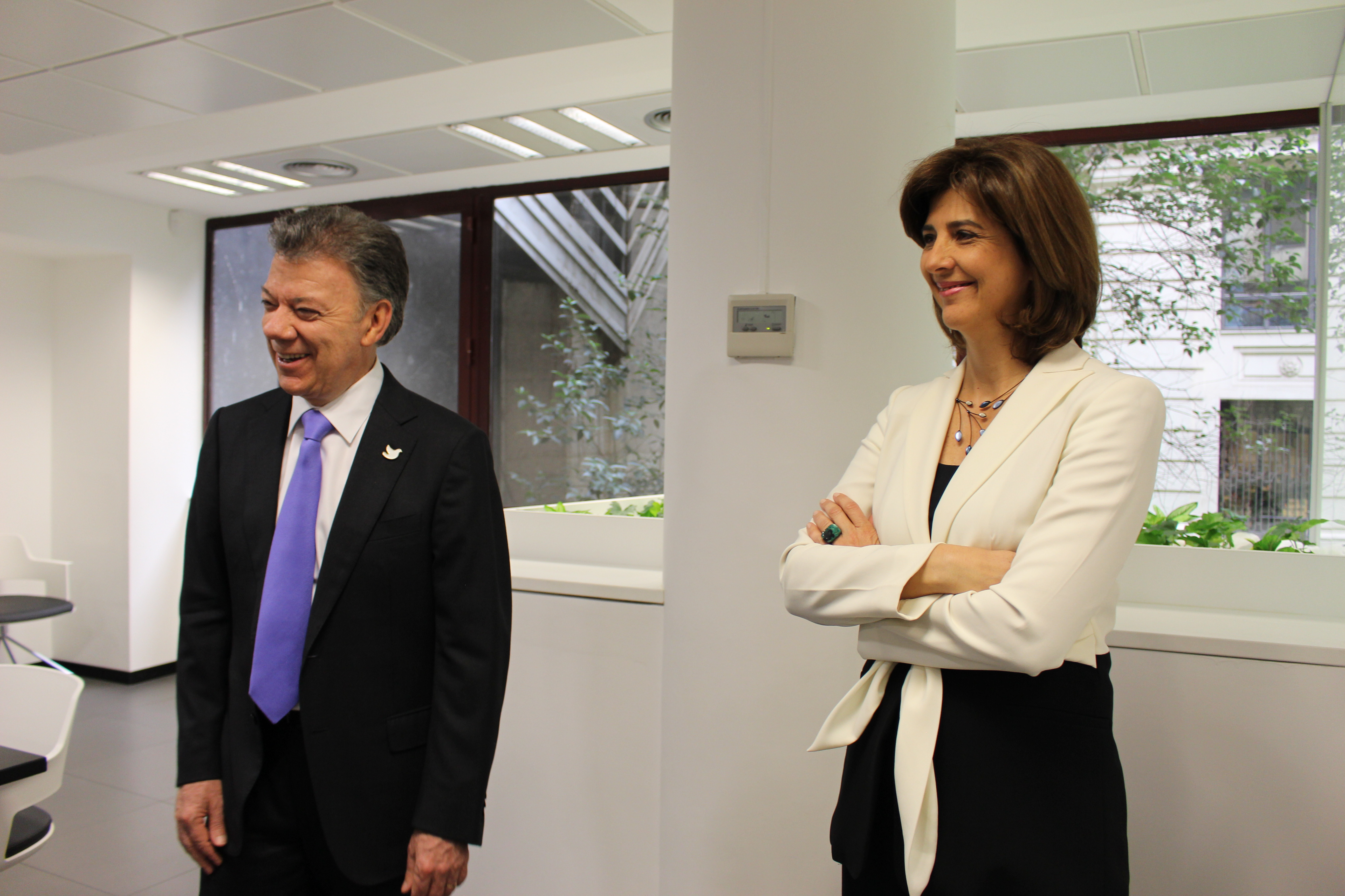consulado de colombia en madrid, presidente santos
