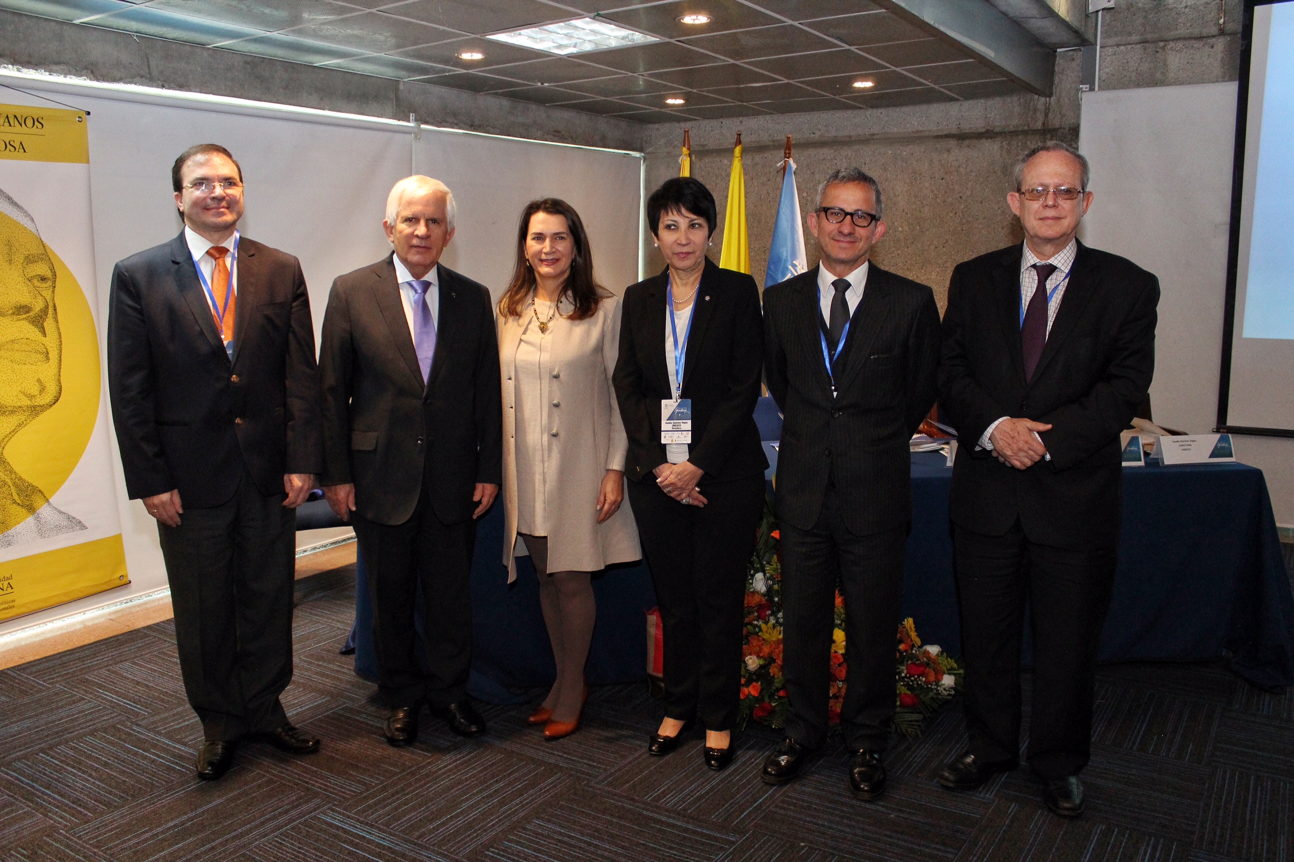 El Director de Asuntos Culturales y Secretario Ejecutivo de la Comisión Nacional de Cooperación con la Unesco, Luis Armando Soto Boutin, participó en la instalación del III Encuentro Andino de Paz: “Aportes desde la educación para la reconstrucción del tejido social en Colombia”, iniciativa organizada por la Oficina de la Unesco en Quito con el apoyo de la Pontificia Universidad Javeriana, la OEI e instancias de las Naciones Unidas como el PNUD, UNFPA, Unicef, y ONU Mujeres, entre otros.