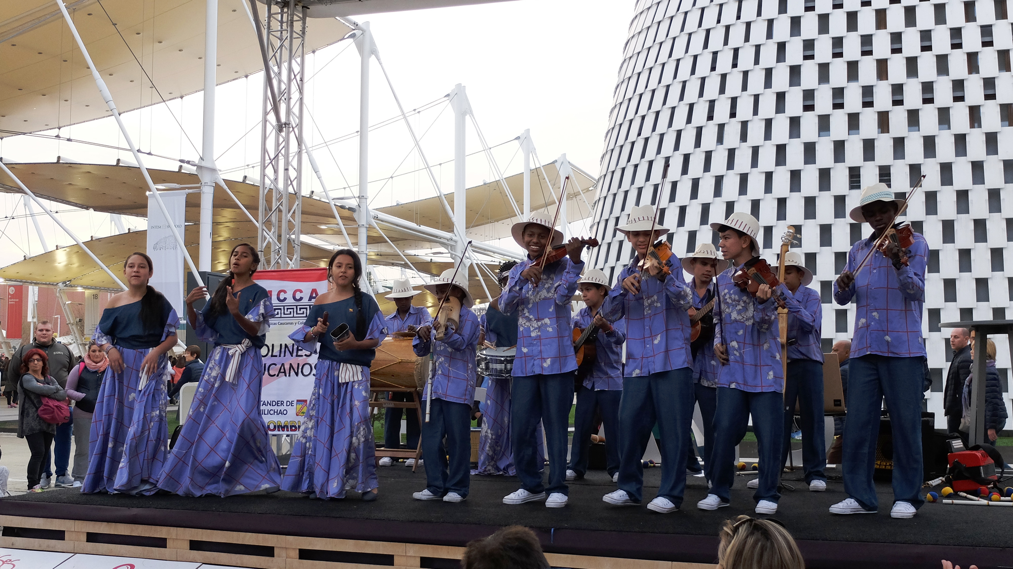 Gracias a Cancillería, los Violines Caucanos de Santander de Quilichao sonaron en Expo Milan 2015