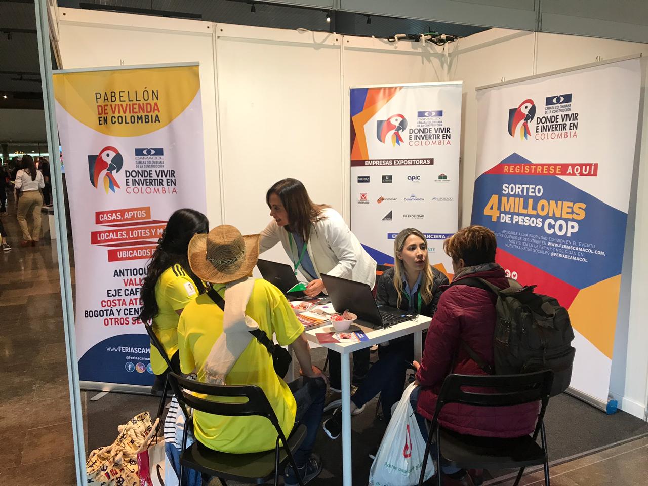 Exitoso balance deja la cuarta Feria de Servicios para colombianos en León y Santiago de Compostela, España