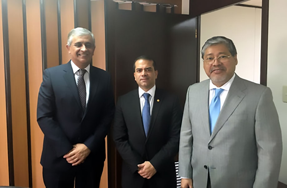 Continuando con su gira por países asiáticos, el Director de Asia, África y Oceanía de la Cancillería colombiana, Alfredo Ramos, participó en reuniones con funcionarios de distintas entidades de Filipinas.