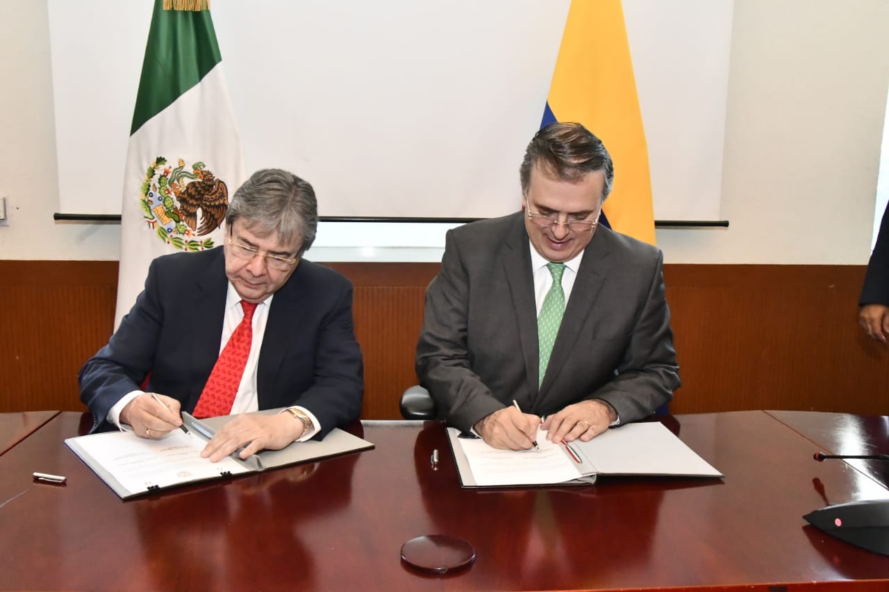 Canciller Carlos Holmes Trujillo y Secretario de Relaciones Exteriores de México, Marcelo Ebrard Casaubón, firmaron el acta de la II Reunión del Consejo de la Relación Estratégica