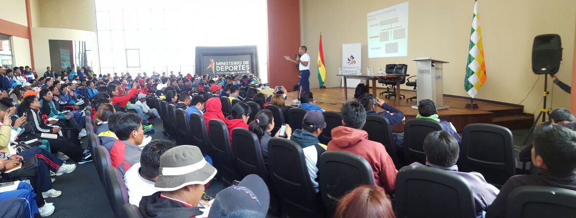 Diplomacia deportiva entre Colombia y Bolivia para capacitar a entrenadores bolivianos de fútbol