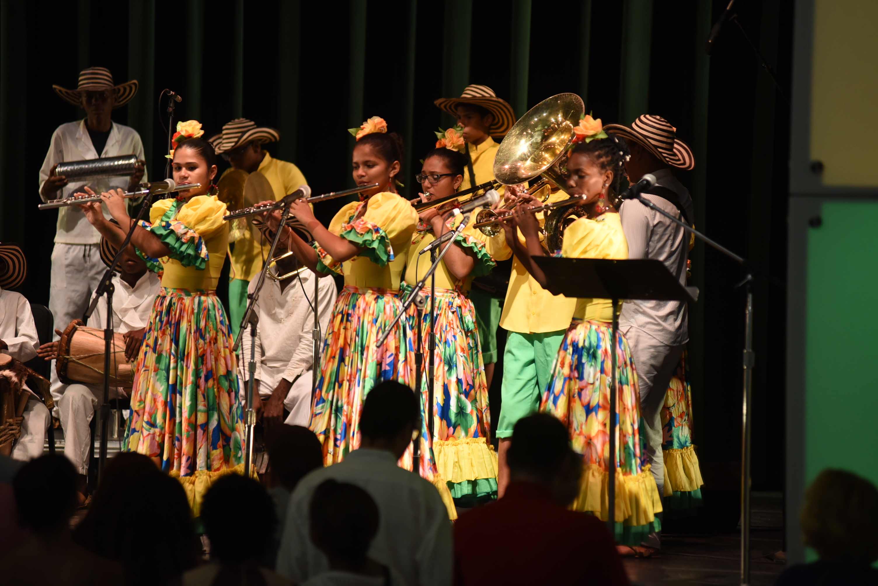 Talentosos jóvenes de Cartagena y Palenque ofrecieron concierto  bullerengues y fandangos en el Kennedy Center en Washington