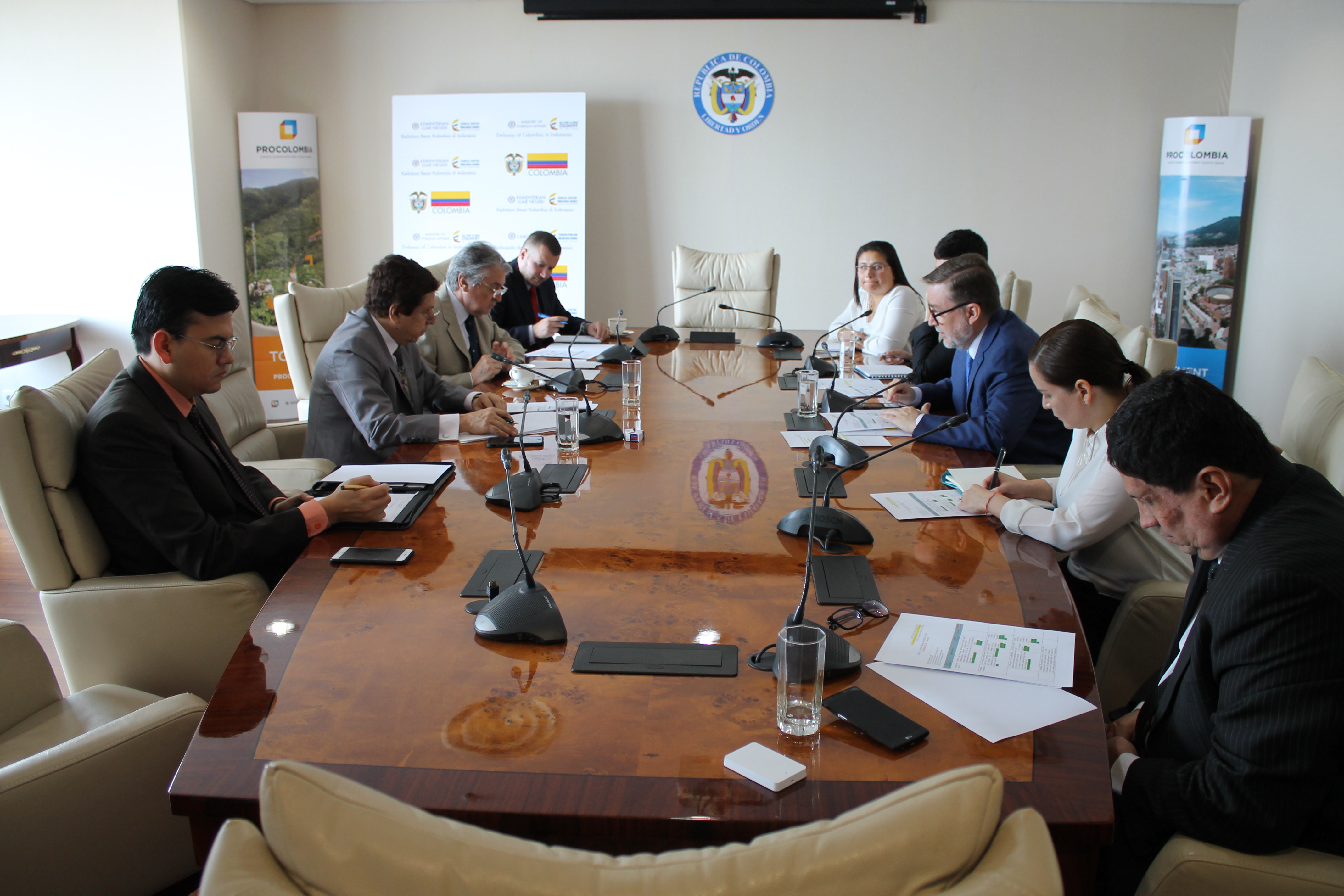 Embajadores de los países miembros de la Alianza del Pacífico se reunieron en Indonesia con el Representante de Vietnam ante ASEAN