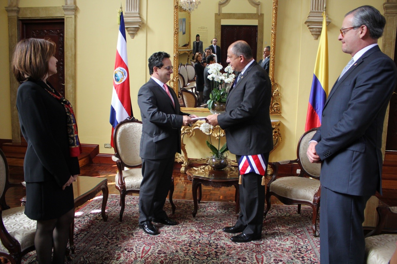 Embajador Ricardo Lozano Forero presentó sus cartas credenciales ante el Presidente de Costa Rica