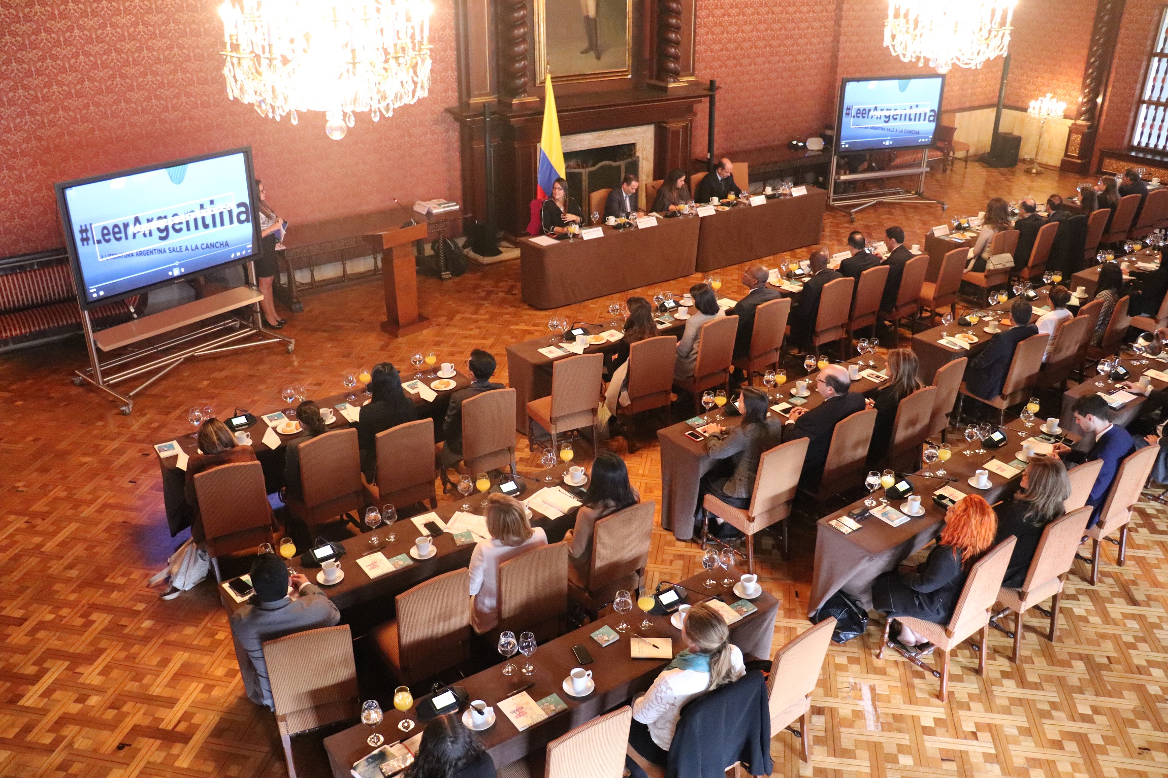 Con la Dirección de Asuntos Culturales de la Cancillería, la Cámara Colombiana del Libro presentó la Feria Internacional del Libro de Bogotá 2019 a las misiones acreditadas en Colombia