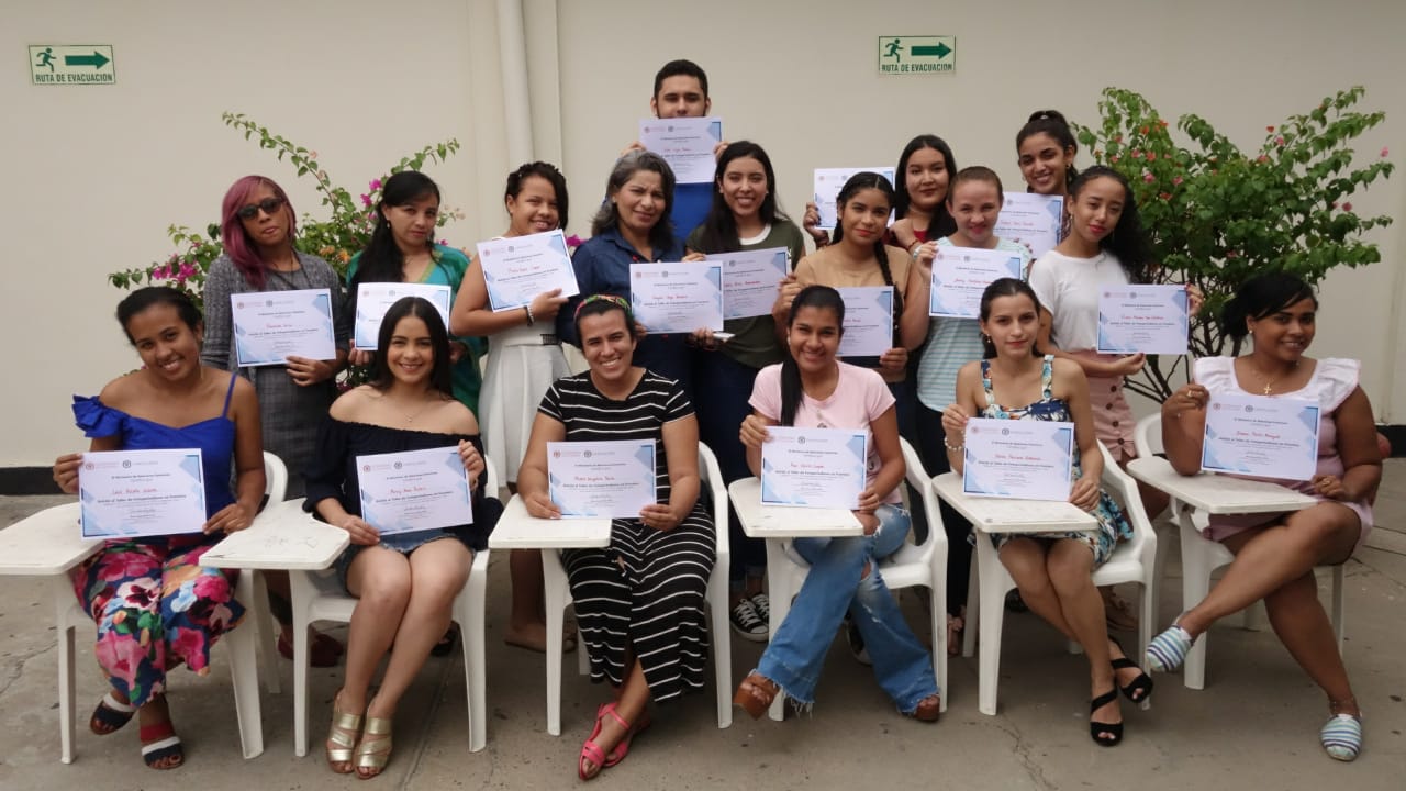 Dirección de Fronteras de la Cancillería capacitó en técnica fotográfica a colectivo de mujeres en Valledupar