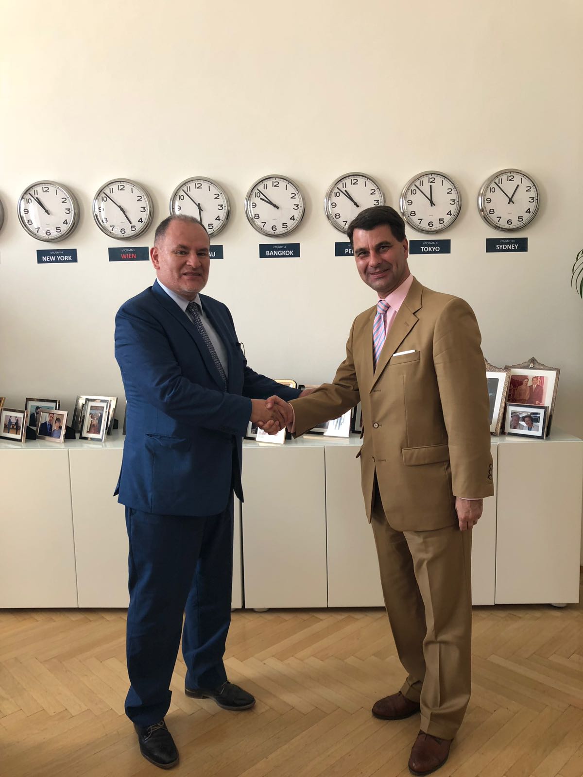 Embajador Ruiz tomó posesión en Viena y presentó copias de cartas credenciales ante el Secretario General del Ministerio Federal de Europa, Integración y Asuntos Exteriores de la República de Austria