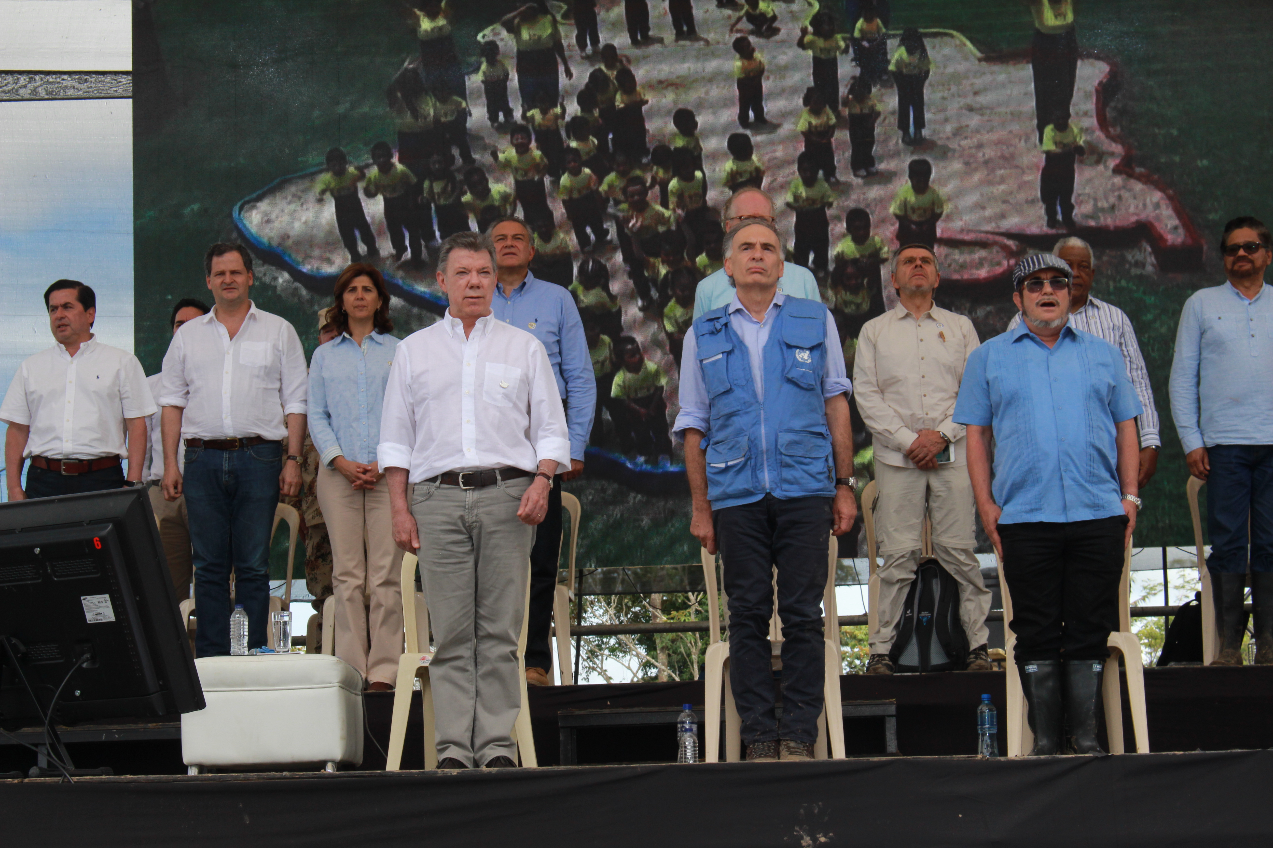 Canciller Holguín participó en el acto de dejación de armas de las FARC, en Mesetas (Meta) 