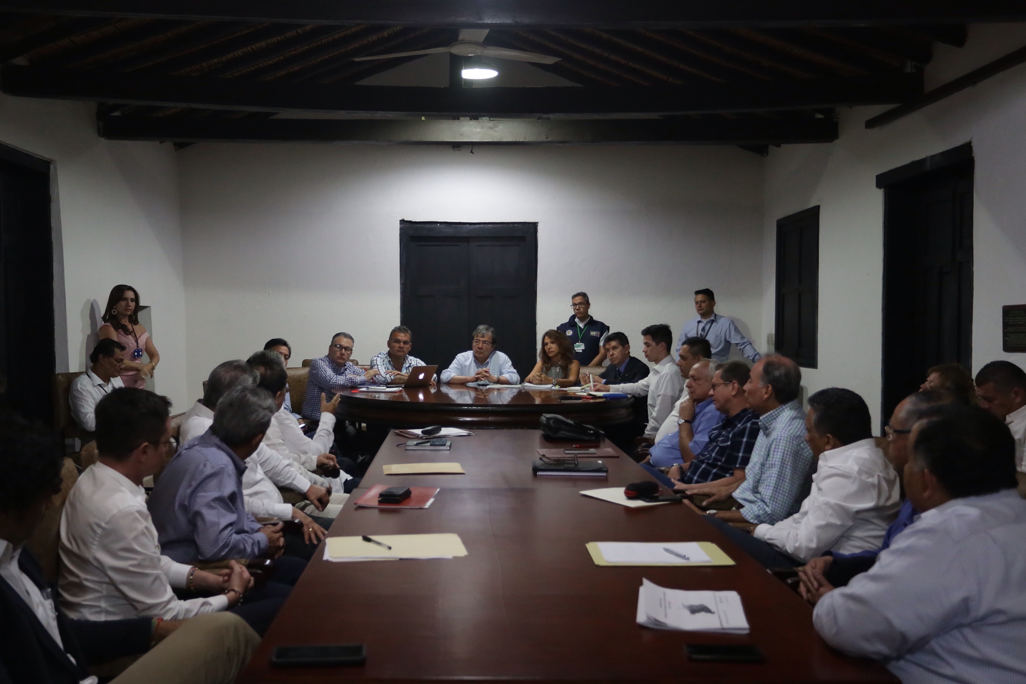 El Canciller Carlos Holmes Trujillo se reunió con Cónsules de Colombia en Venezuela
