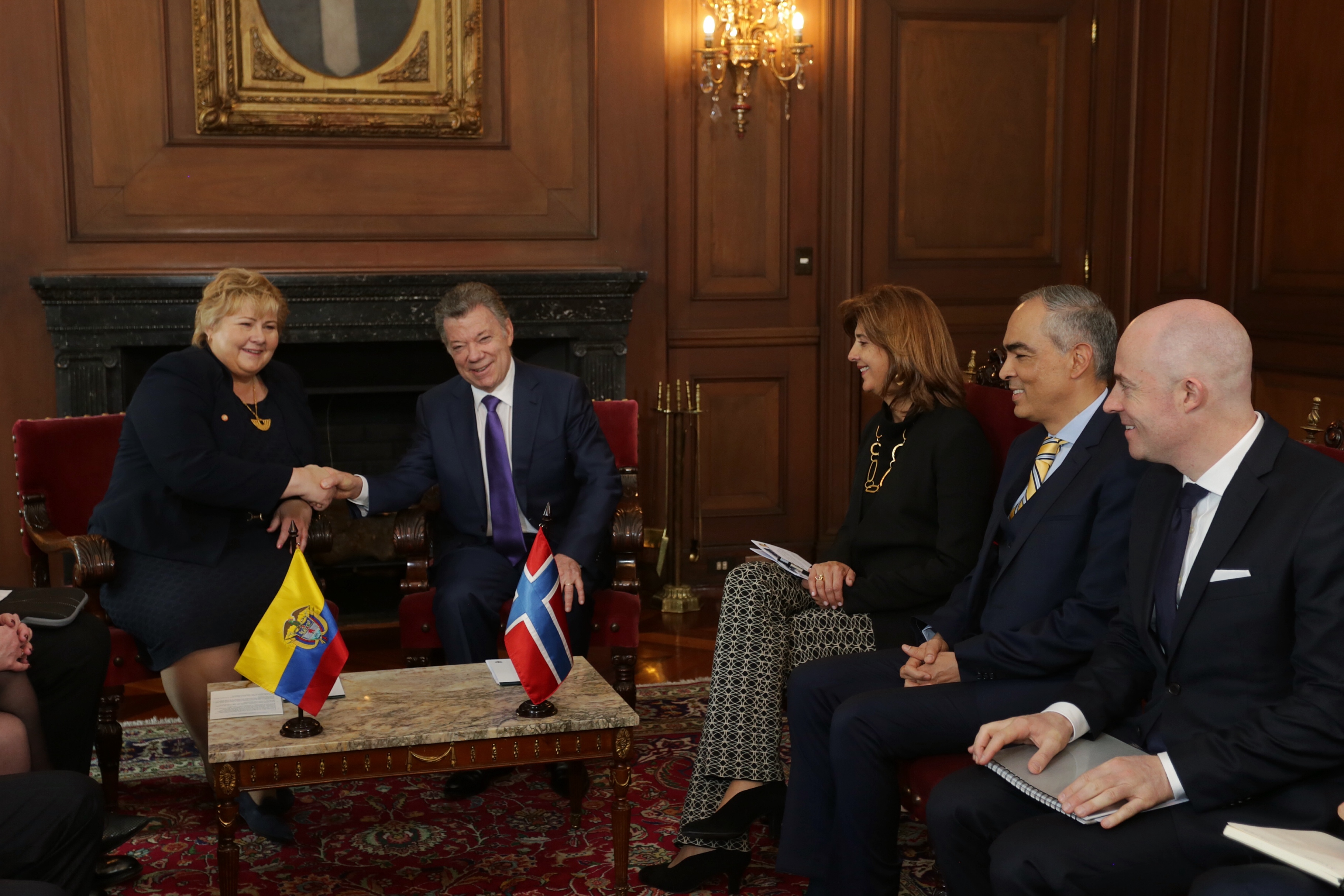 diálogo entre el Presidente de Colombia y la Primera Ministra de Noruega 