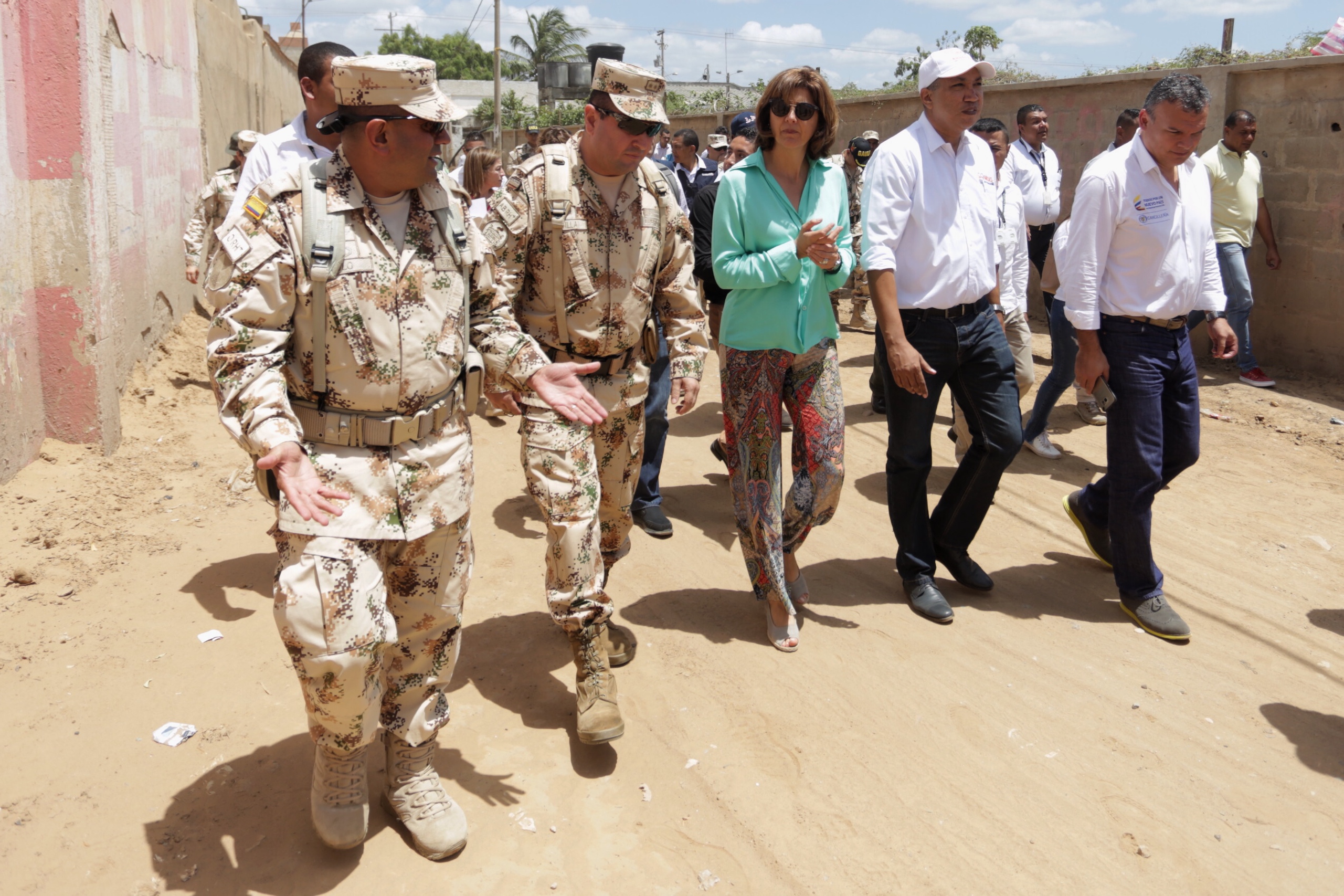 Ministra de Relaciones Exteriores hizo un recorrido por la zona limítrofe entre Colombia y Venezuela