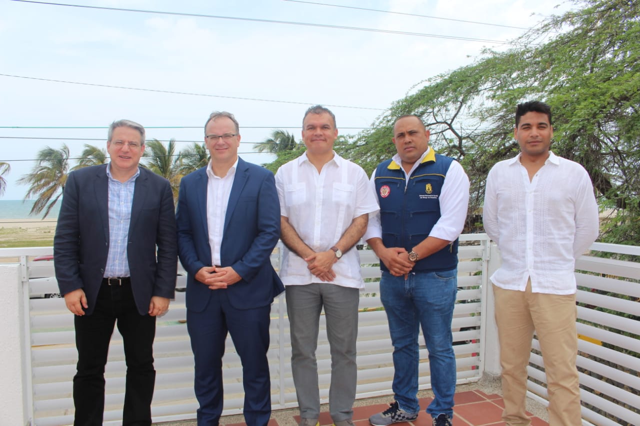 Director de Fronteras recibió donación de vehículo de ayuda humanitaria para atención en salud y nutrición a madres gestantes y niños vulnerables de La Guajira